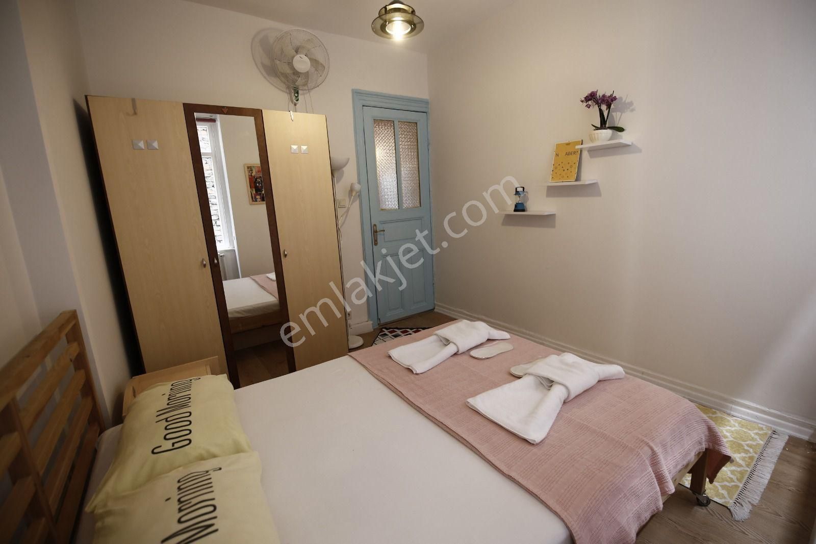 Beyoğlu Cihangir Firuzağada Kiralık Daire Full Eşyalı Yüksek Tavanlı 2+1 - Görsel 6