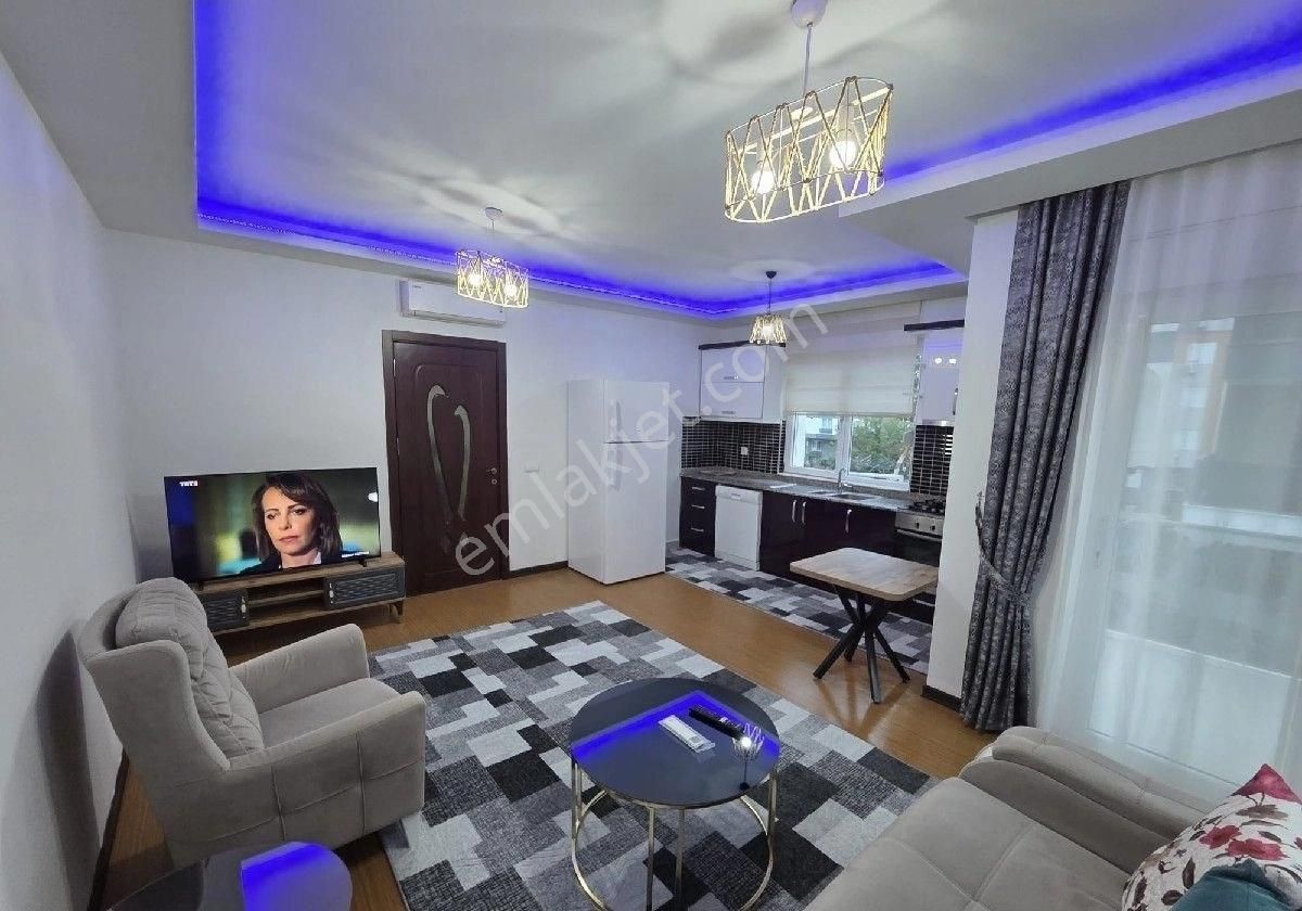 Konyaaltı Limanda Havuzlu Kapalı Otaparklı 1+1 Eşyalı Kiralık Daire - Görsel 7
