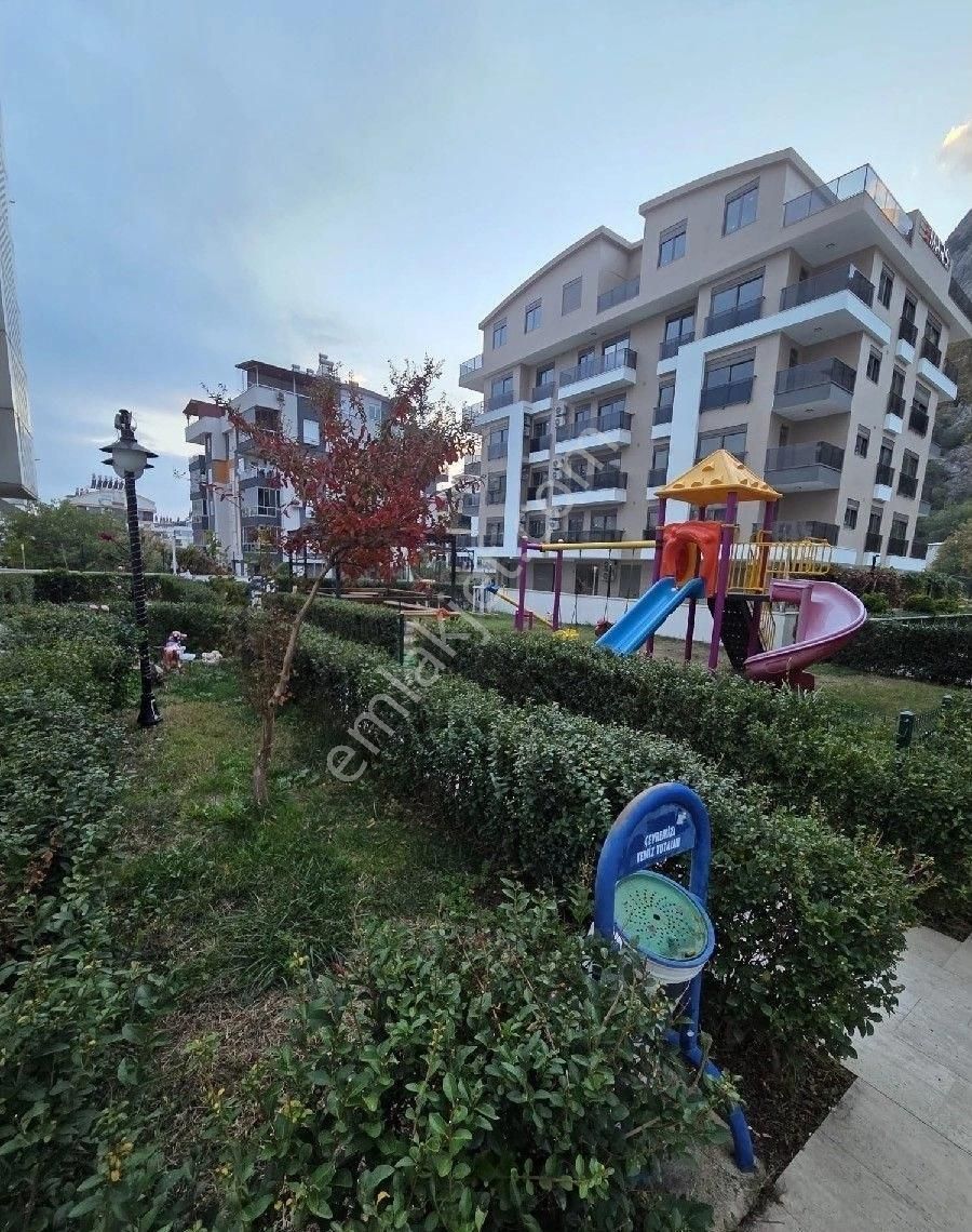 Konyaaltı Limanda Havuzlu Kapalı Otaparklı 1+1 Eşyalı Kiralık Daire - Görsel 9