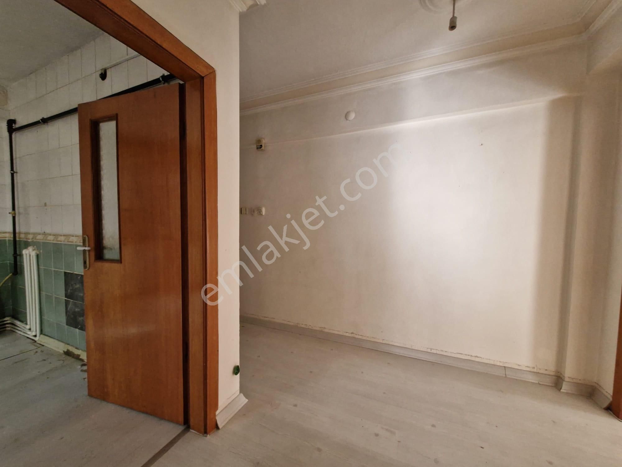 Birlik Mahallesi 393. Cadde Üzerinde Ara Kat Boş Satılık 3+1 Kupon Daire.......... - Görsel 4