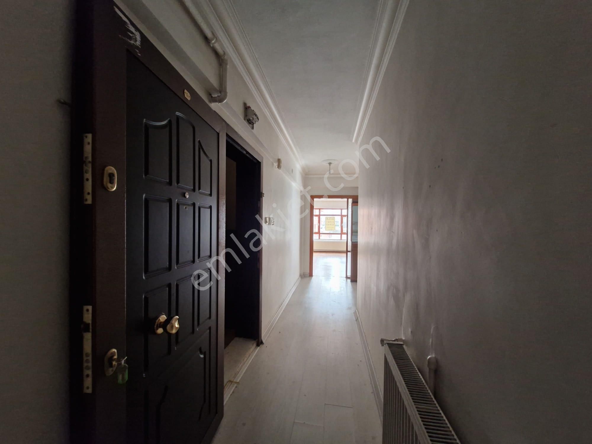 Birlik Mahallesi 393. Cadde Üzerinde Ara Kat Boş Satılık 3+1 Kupon Daire.......... - Görsel 3