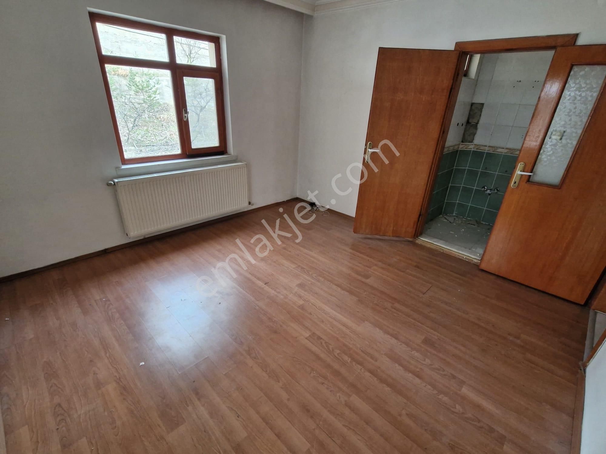 Birlik Mahallesi 393. Cadde Üzerinde Ara Kat Boş Satılık 3+1 Kupon Daire.......... - Görsel 18