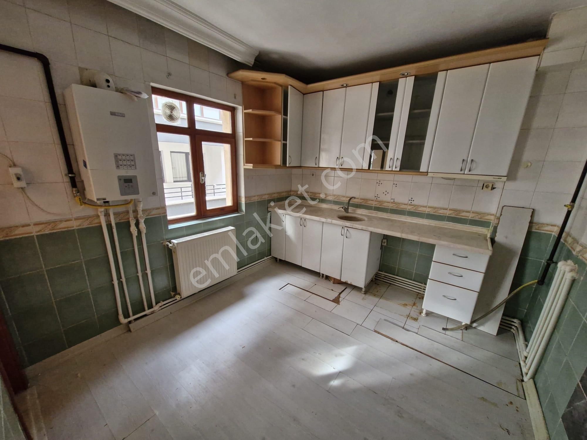 Birlik Mahallesi 393. Cadde Üzerinde Ara Kat Boş Satılık 3+1 Kupon Daire.......... - Görsel 10