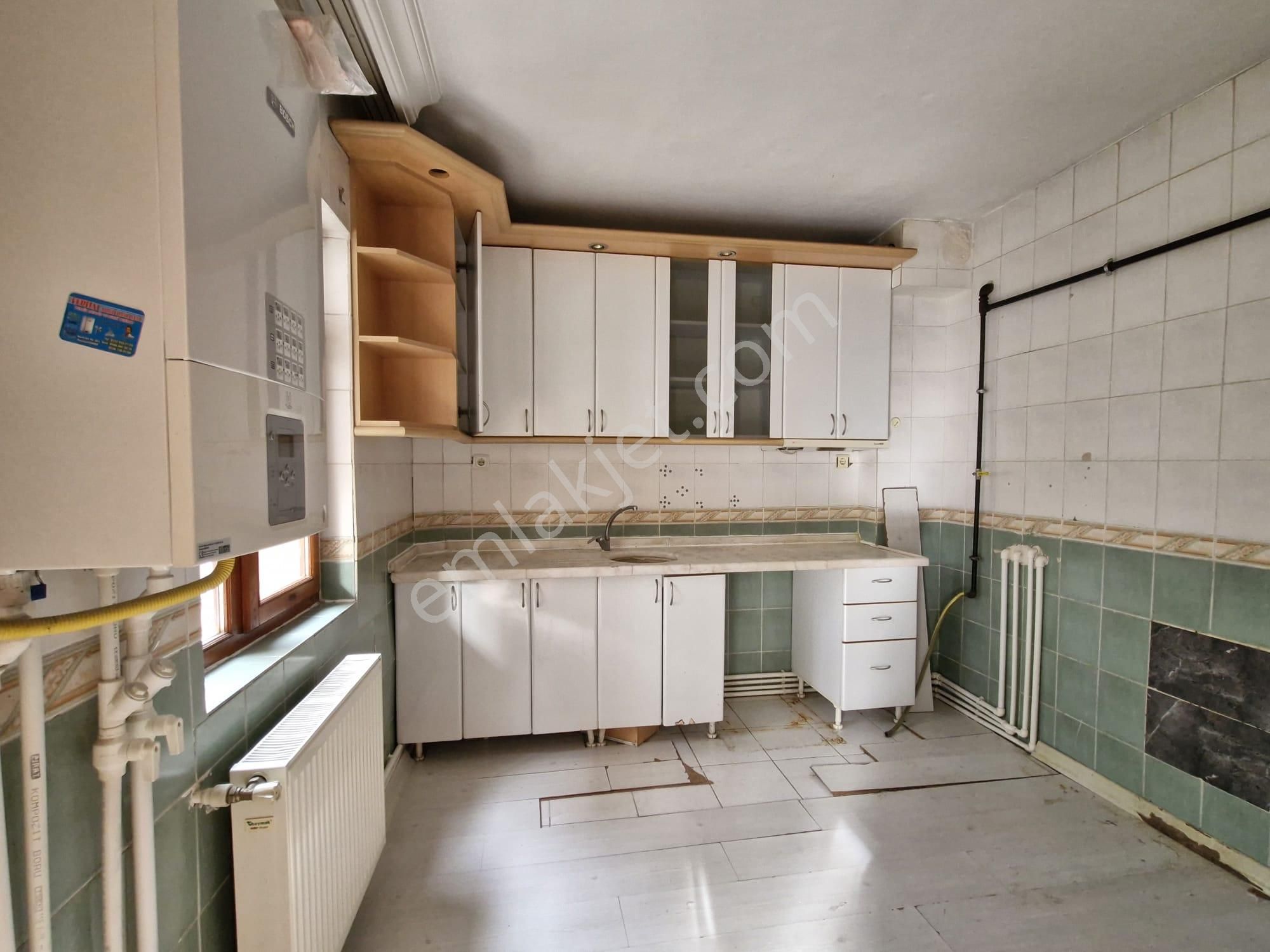 Birlik Mahallesi 393. Cadde Üzerinde Ara Kat Boş Satılık 3+1 Kupon Daire.......... - Görsel 11