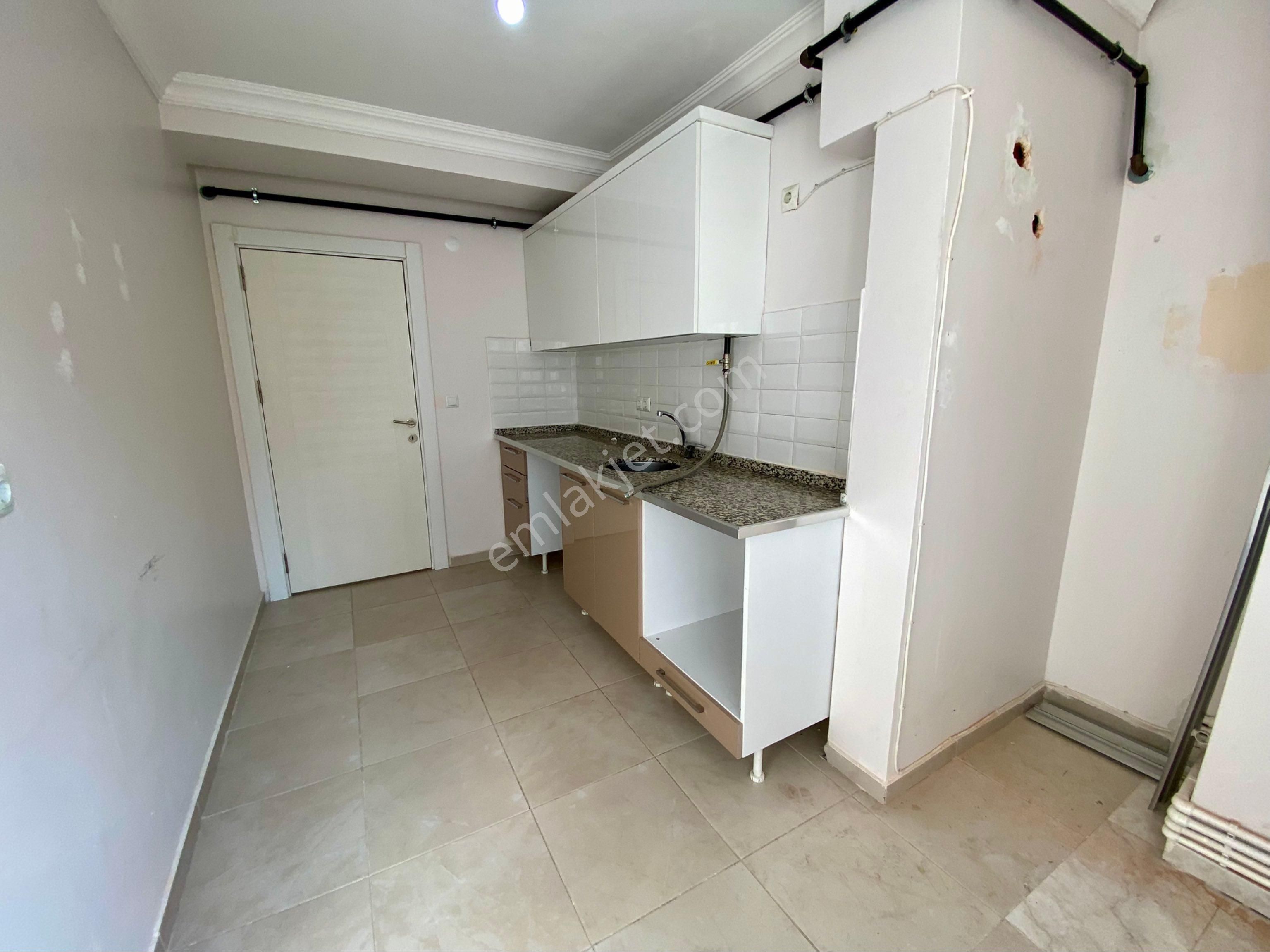 Yeşilyurt Cd. Yanı Merkezde Otoparklı Yeni Bina 2+1 - Görsel 11