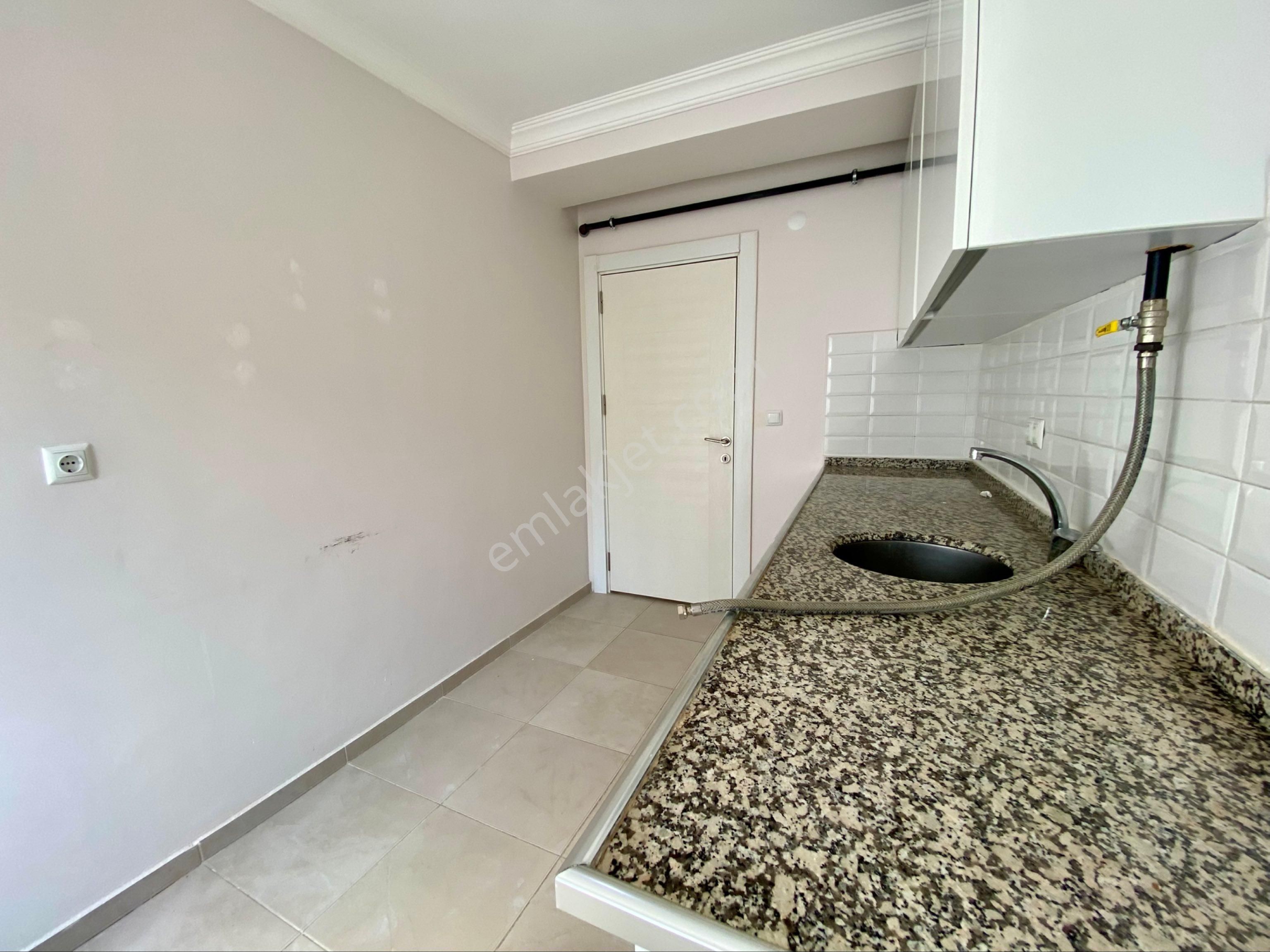 Yeşilyurt Cd. Yanı Merkezde Otoparklı Yeni Bina 2+1 - Görsel 16