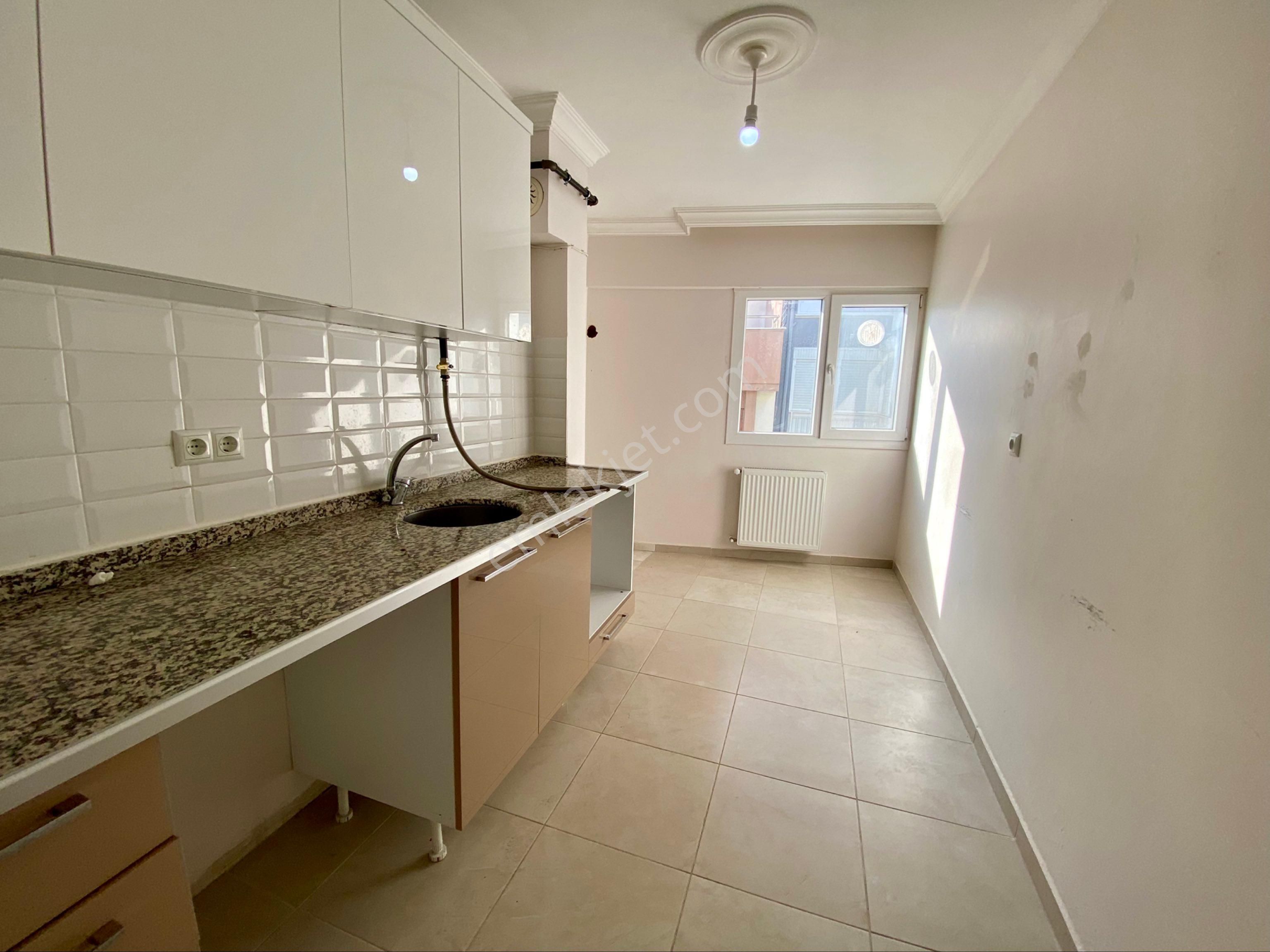 Yeşilyurt Cd. Yanı Merkezde Otoparklı Yeni Bina 2+1 - Görsel 9