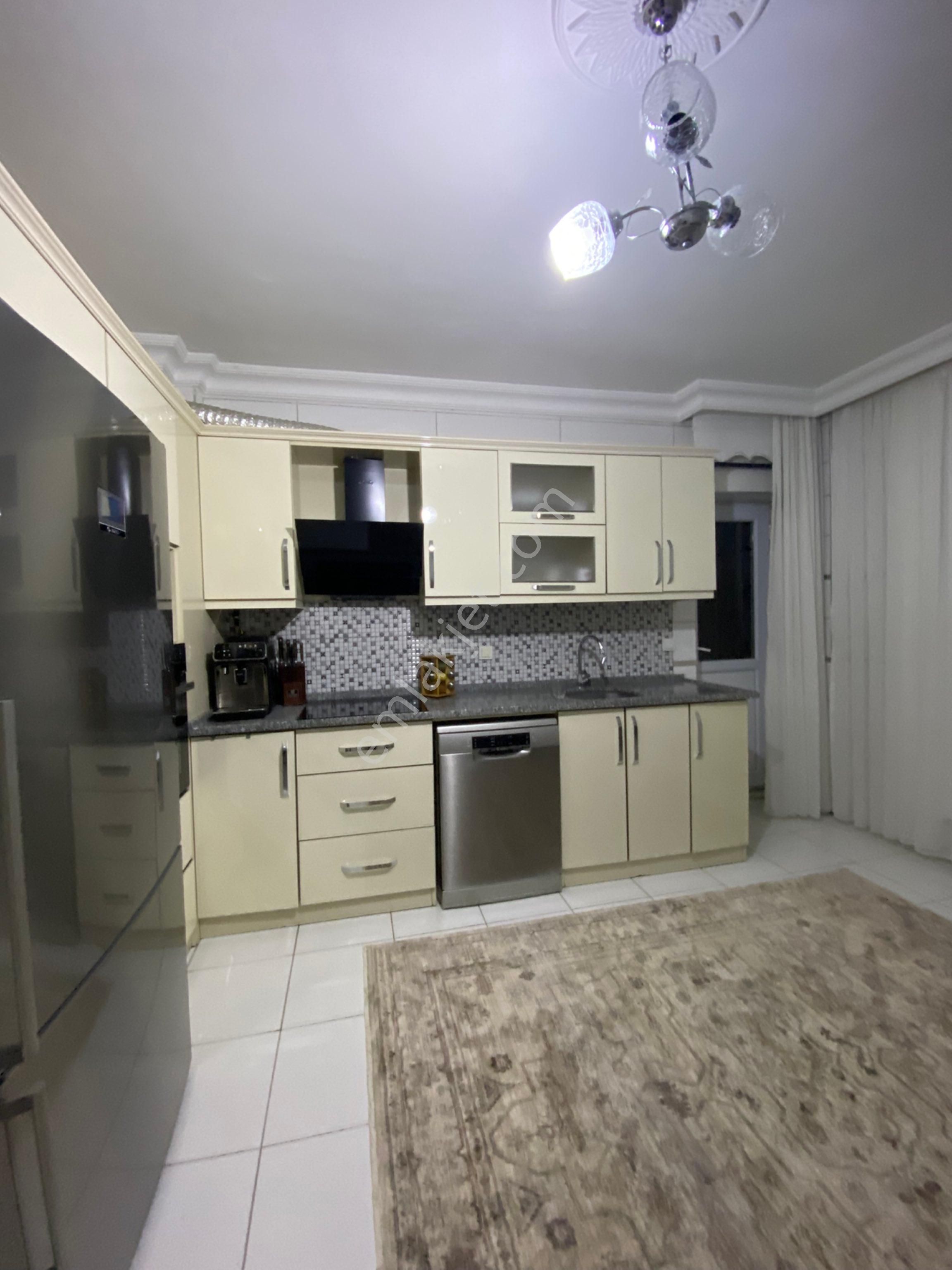 Beyşehir Dalyan Mahallesinde Cadde Üzeri Arakat Satılık Daire