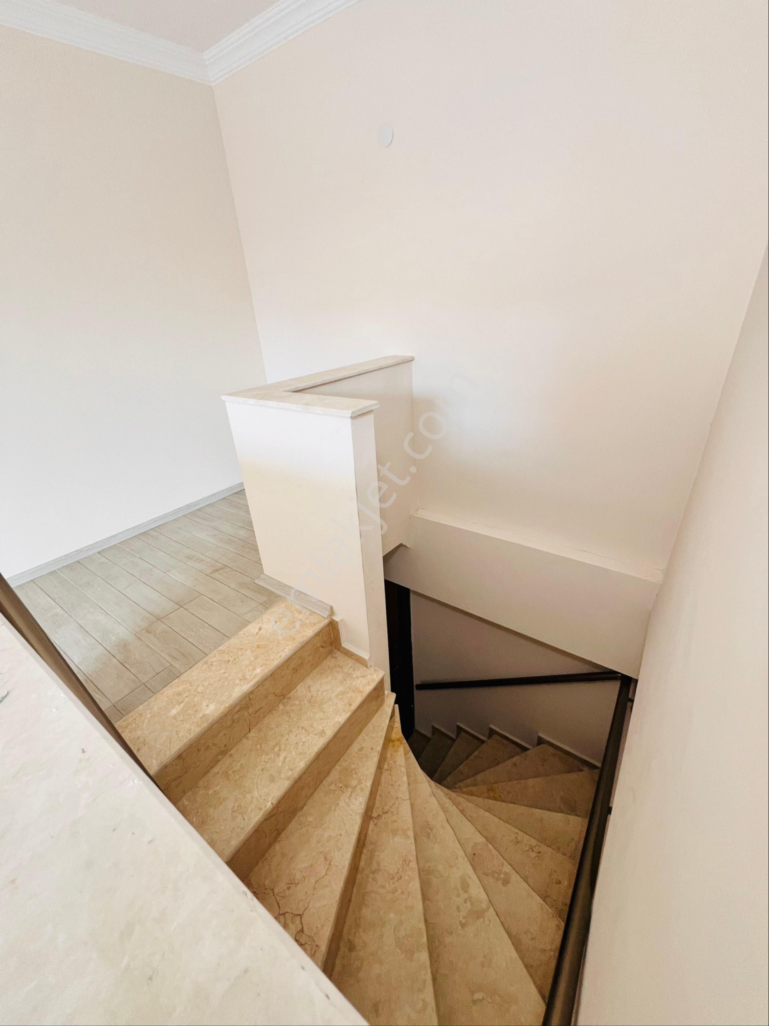 Çarşıda Teraslı Dubleks Yerden Isıtmalı Sıfır Ayarında - Görsel 21