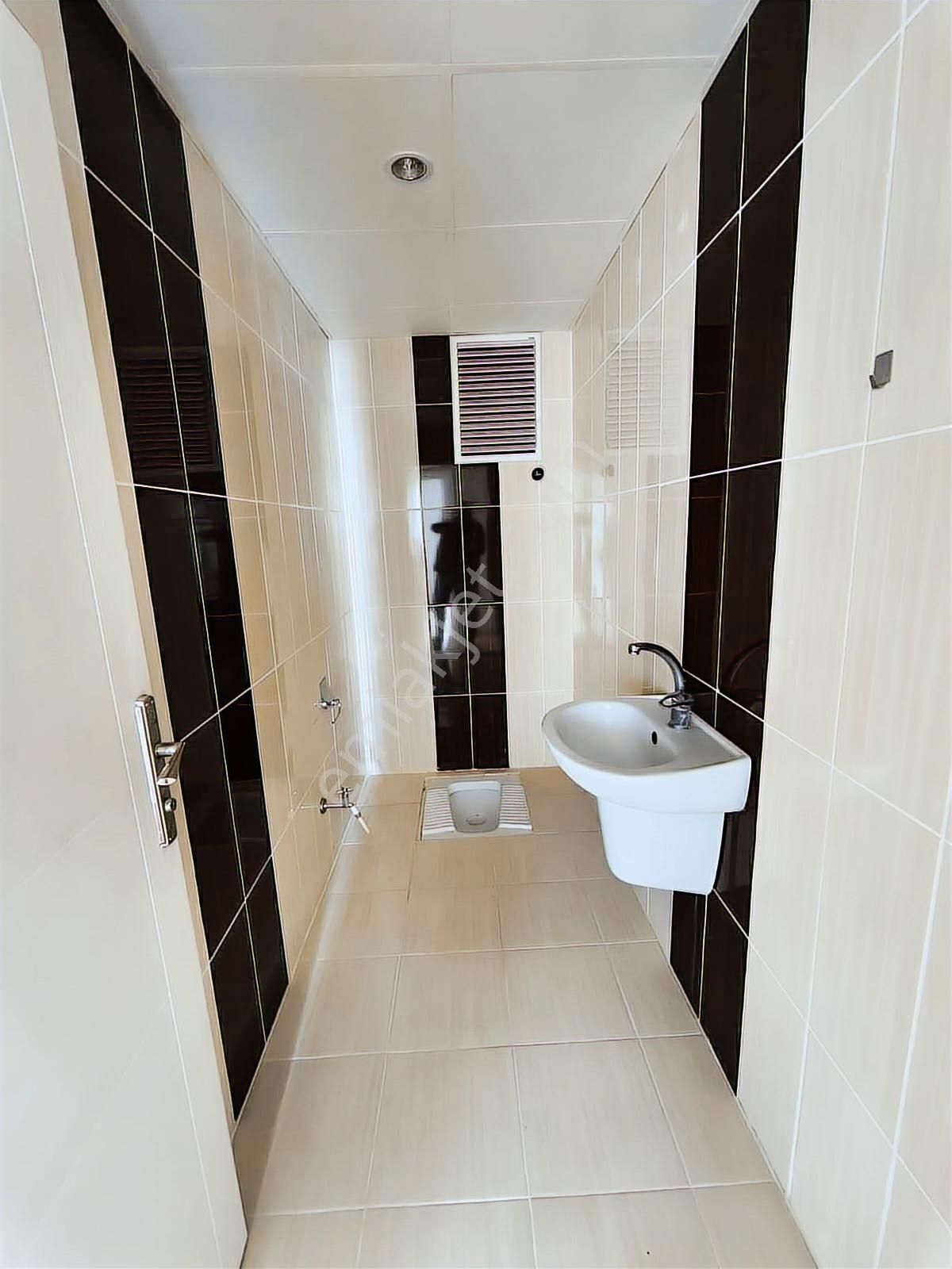 Truva'dan Vatan Caddesine Yakın 3+1 Satılık Daire - Görsel 8