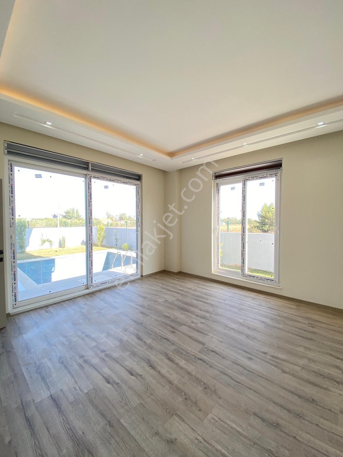 Yenikoyde Satılık 4+1 Villa - Görsel 8