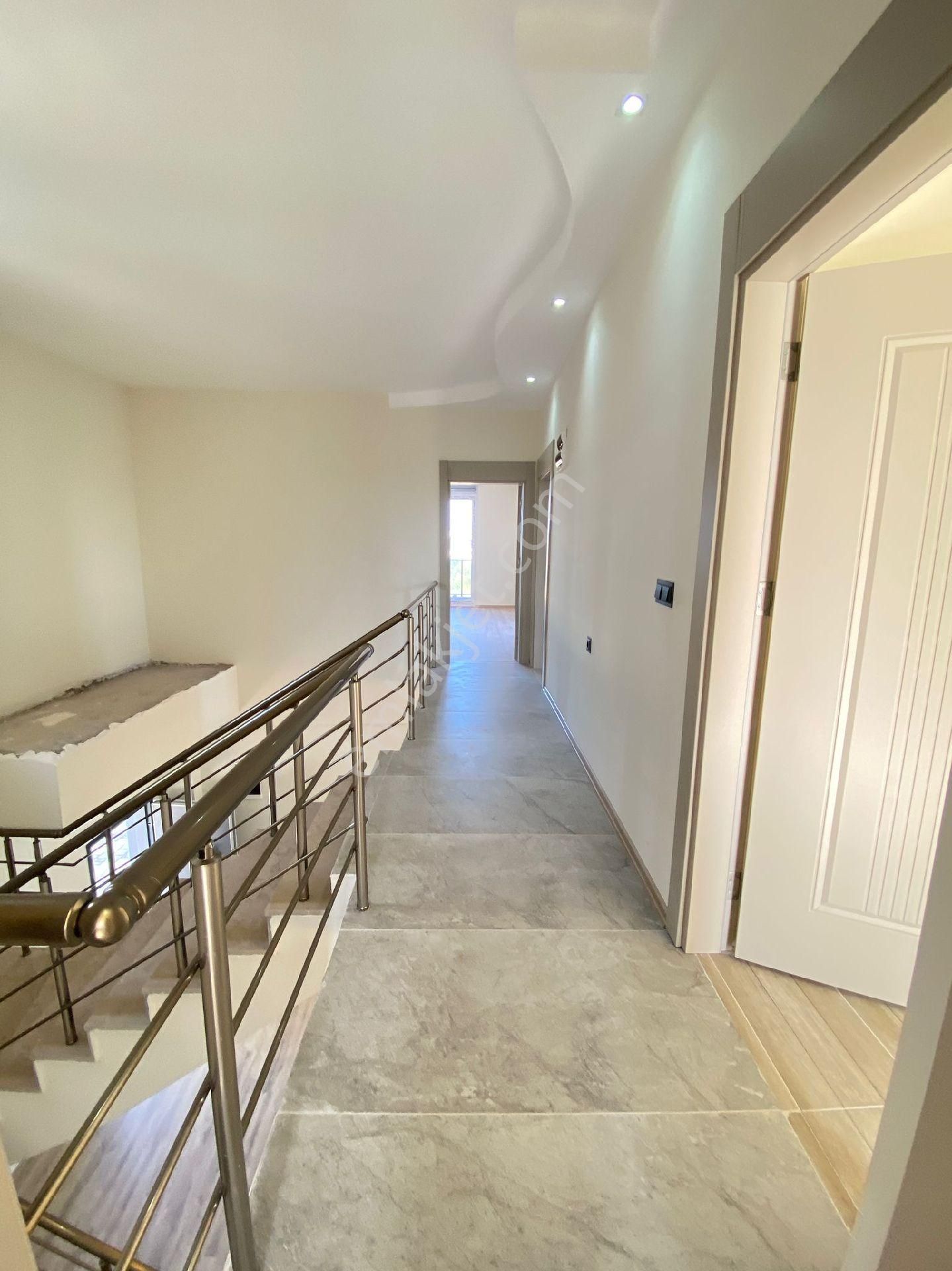 Yenikoyde Satılık 4+1 Villa - Görsel 22