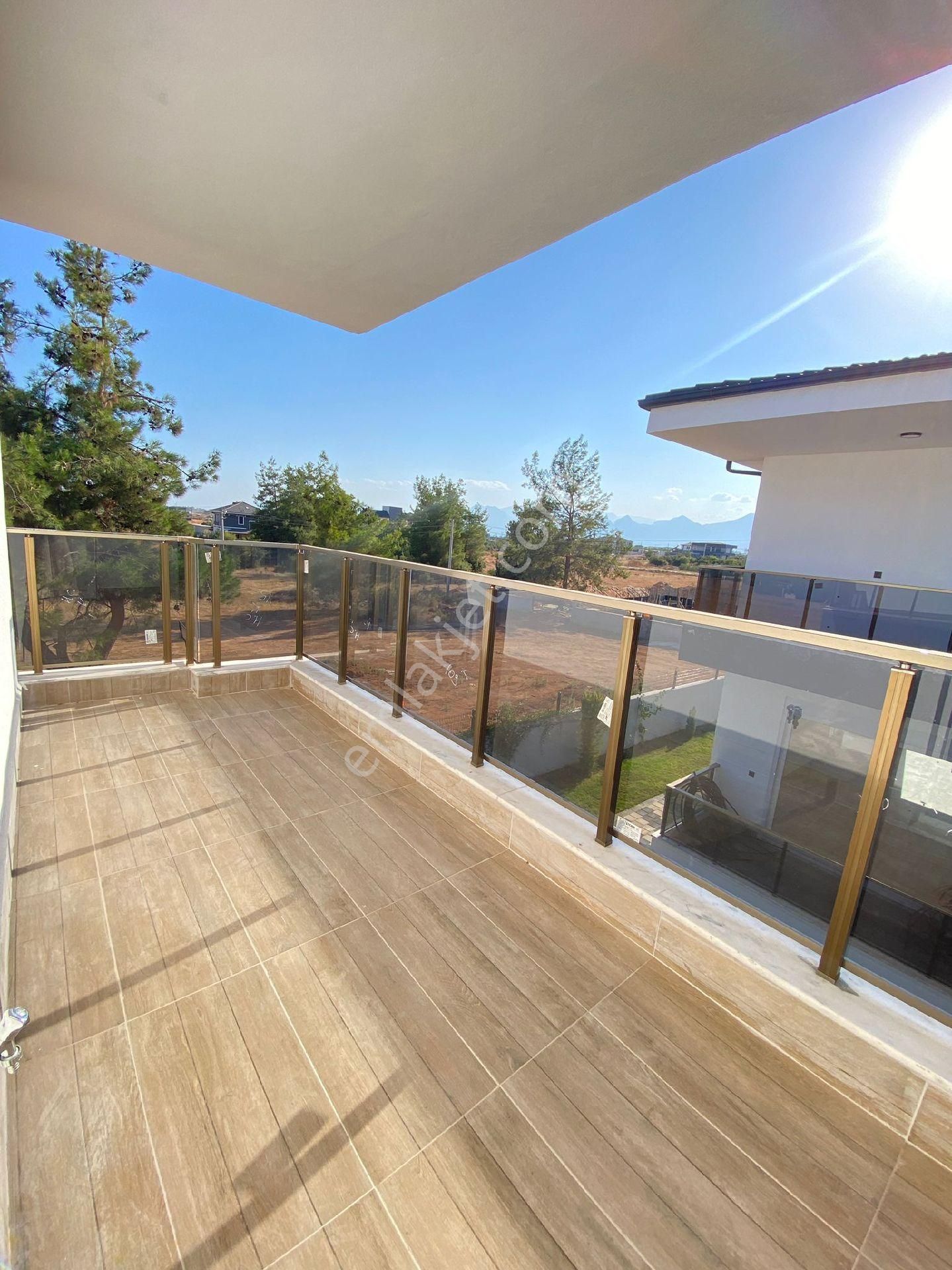 Yenikoyde Satılık 4+1 Villa - Görsel 3