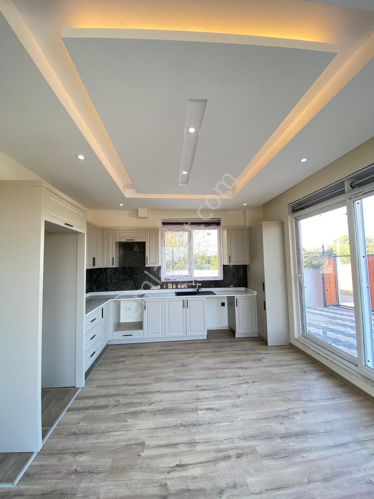 Yenikoyde Satılık 4+1 Villa - Görsel 16