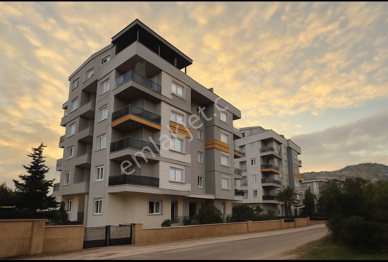 Lüks Şık Geniş Kapalı Mutfaklı 2+1