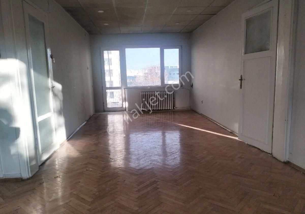 Zeliş Emlak'tan Yenimahalle Y.kemalde 3.kat (arakat) Kombili Şehir Hastanesi Ve Aybü Yakını - Görsel 23