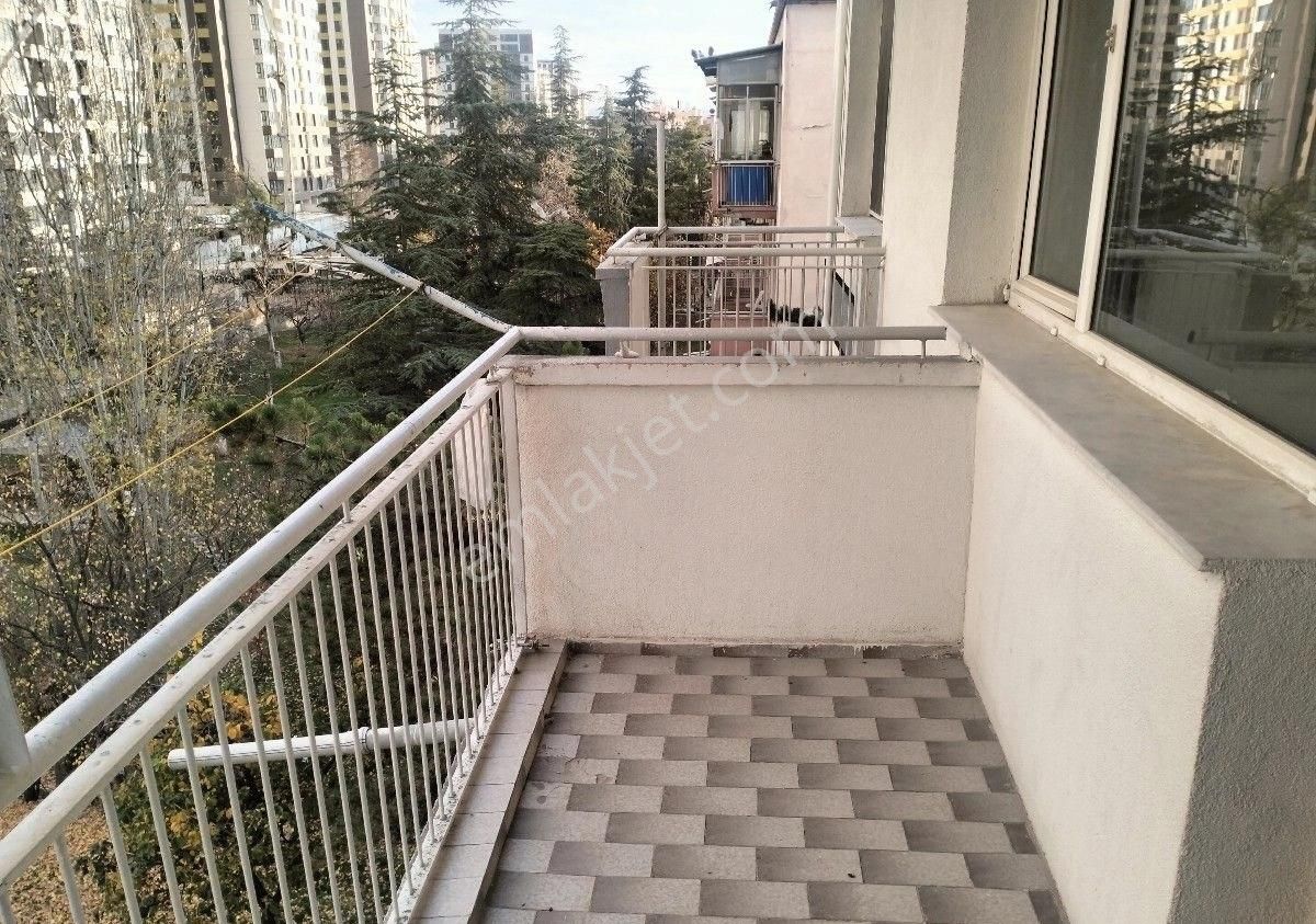 Zeliş Emlak'tan Yenimahalle Y.kemalde 3.kat (arakat) Kombili Şehir Hastanesi Ve Aybü Yakını - Görsel 22