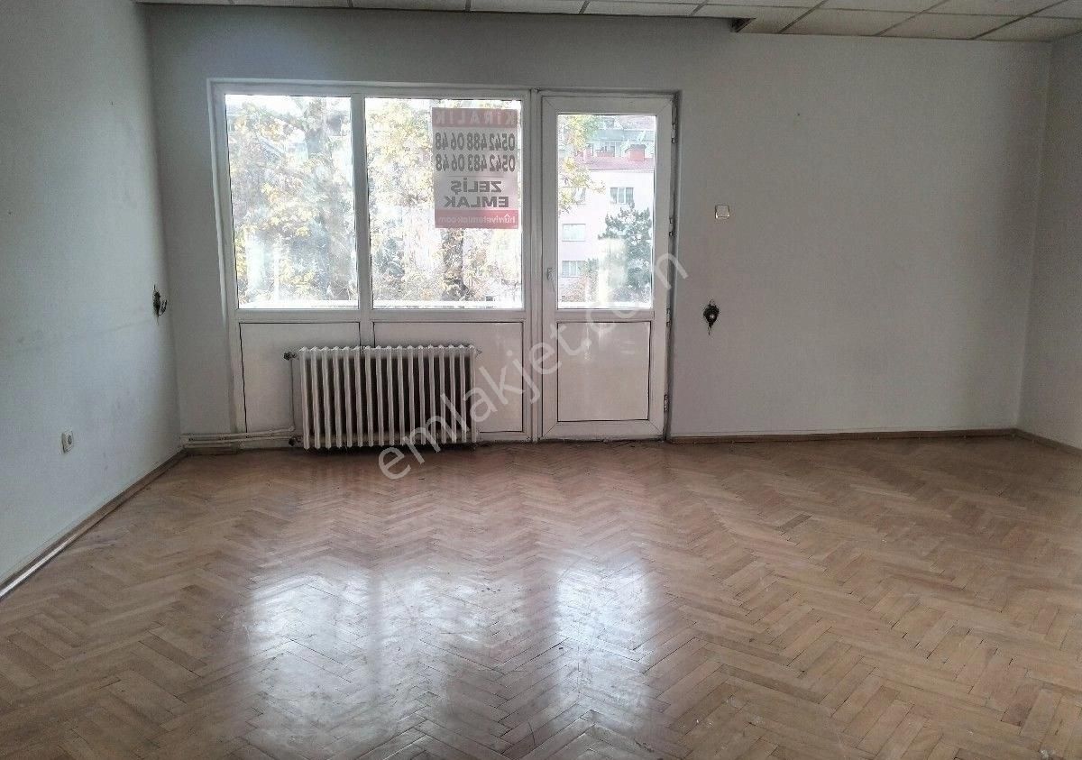 Zeliş Emlak'tan Yenimahalle Y.kemalde 3.kat (arakat) Kombili Şehir Hastanesi Ve Aybü Yakını