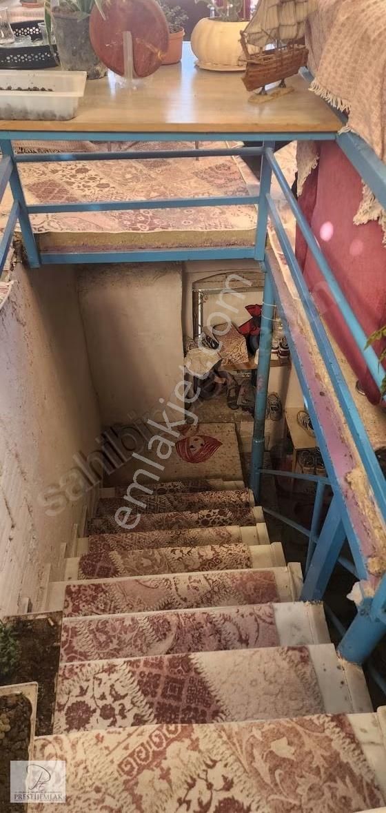 Tire Prestijden Satılık Çarşıya Yakın Büyük Müstakil Ev - Görsel 6