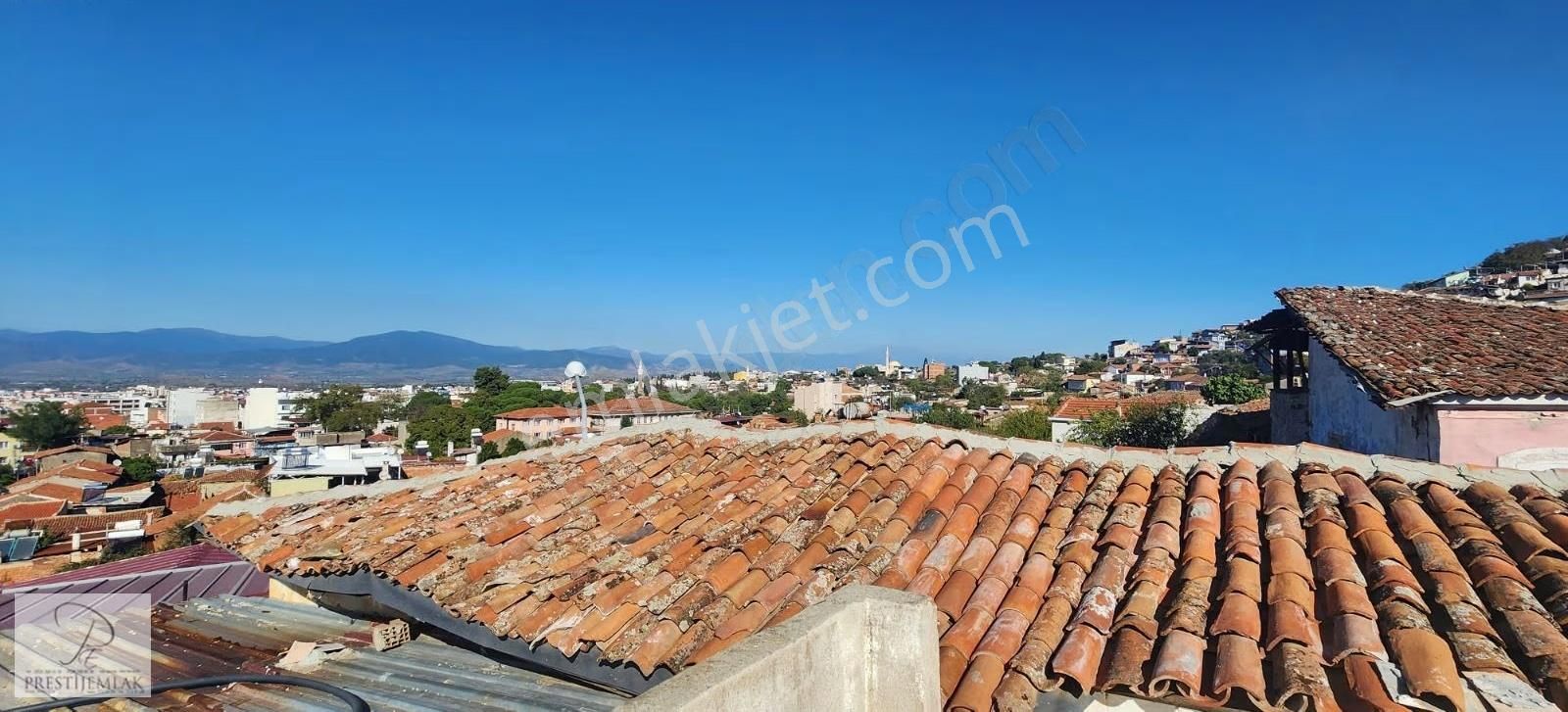 Tire Prestijden Satılık Çarşıya Yakın Büyük Müstakil Ev - Görsel 12