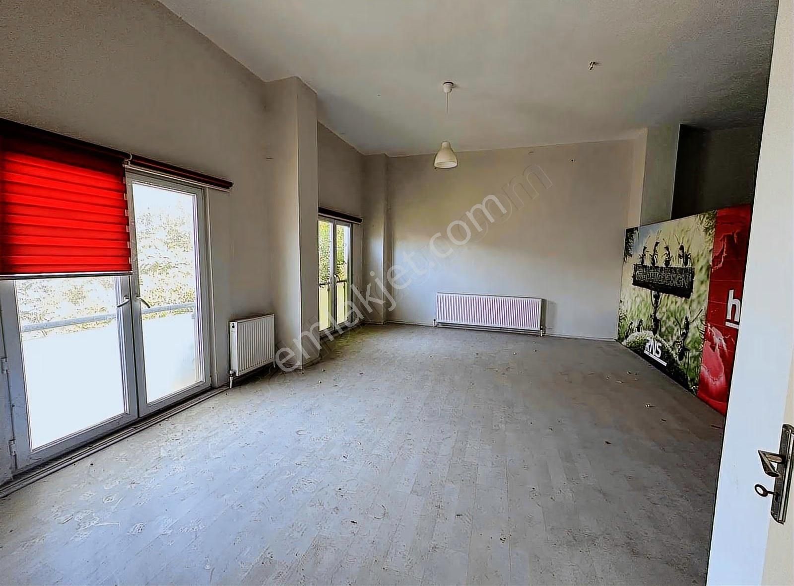 Binamızın Eksi 2de 500m2 Olanyerimiz Cok Amaclı İş İcın Uygun