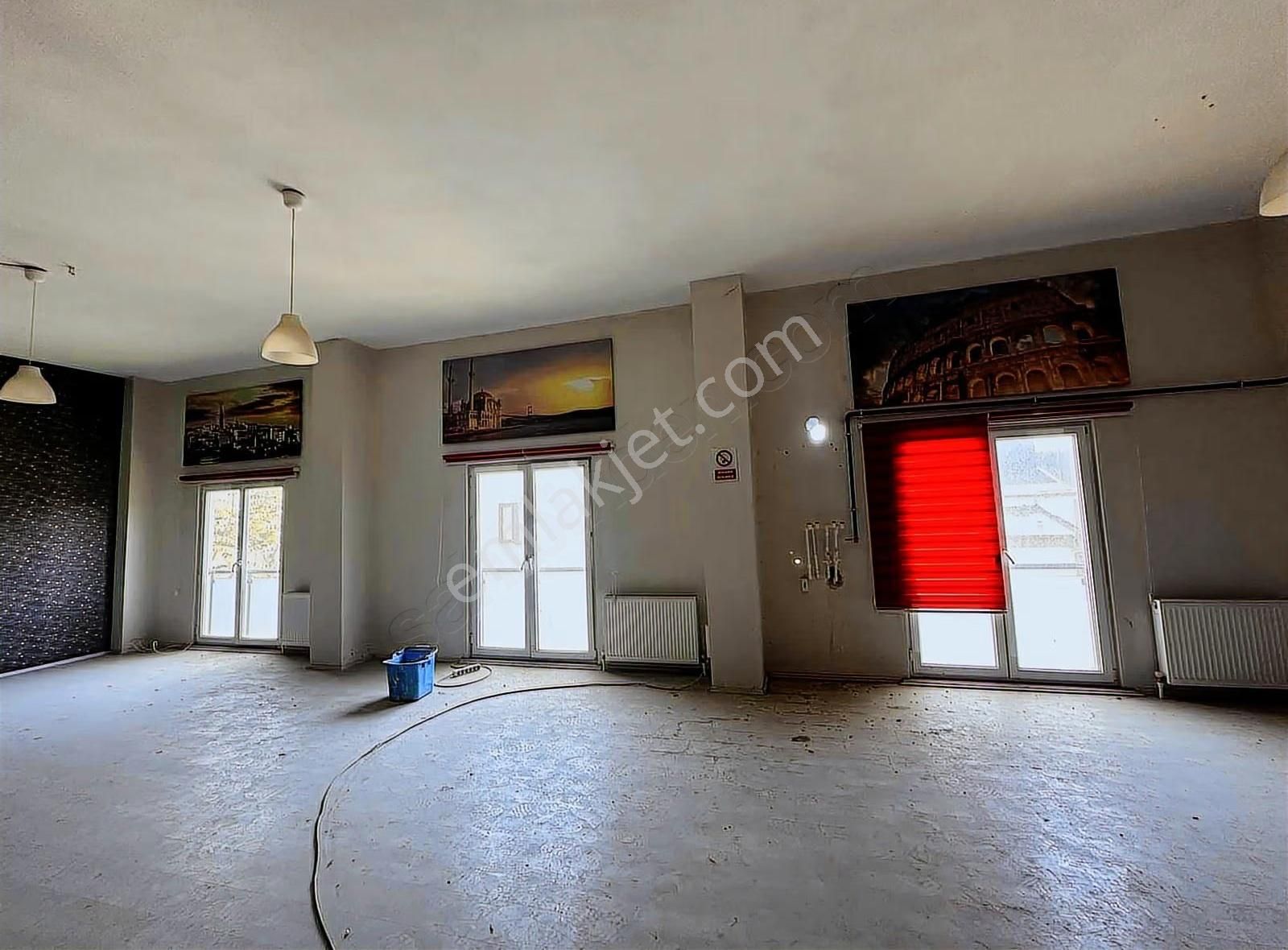 Binamızın Eksi 2de 500m2 Olanyerimiz Cok Amaclı İş İcın Uygun - Görsel 4