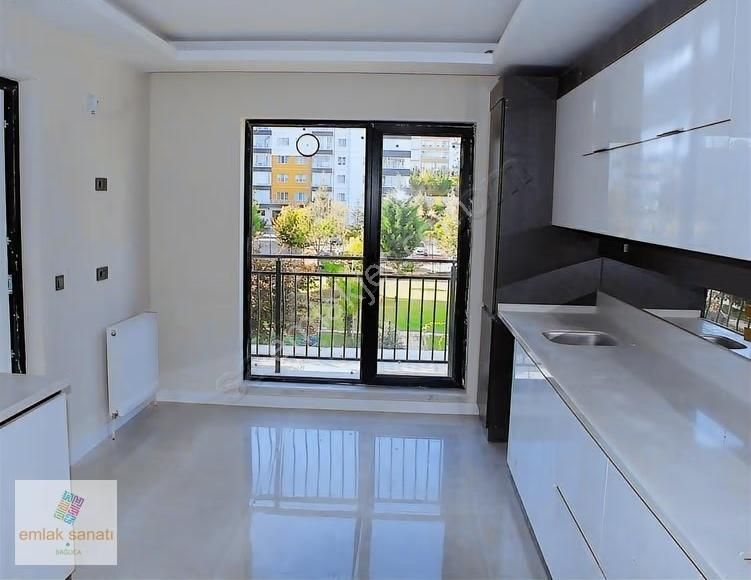 Bağlıcada Merkezi Konum Lüks Satılık 4+1 Daire - Görsel 10