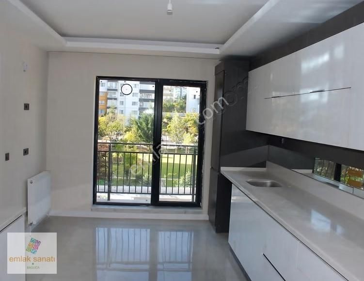 Bağlıcada Merkezi Konum Lüks Satılık 4+1 Daire - Görsel 34