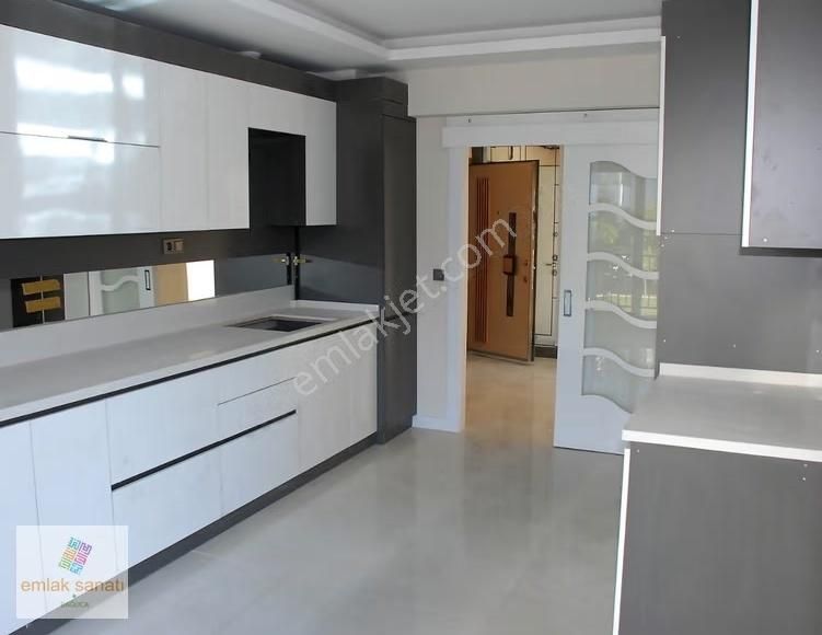 Bağlıcada Merkezi Konum Lüks Satılık 4+1 Daire - Görsel 22
