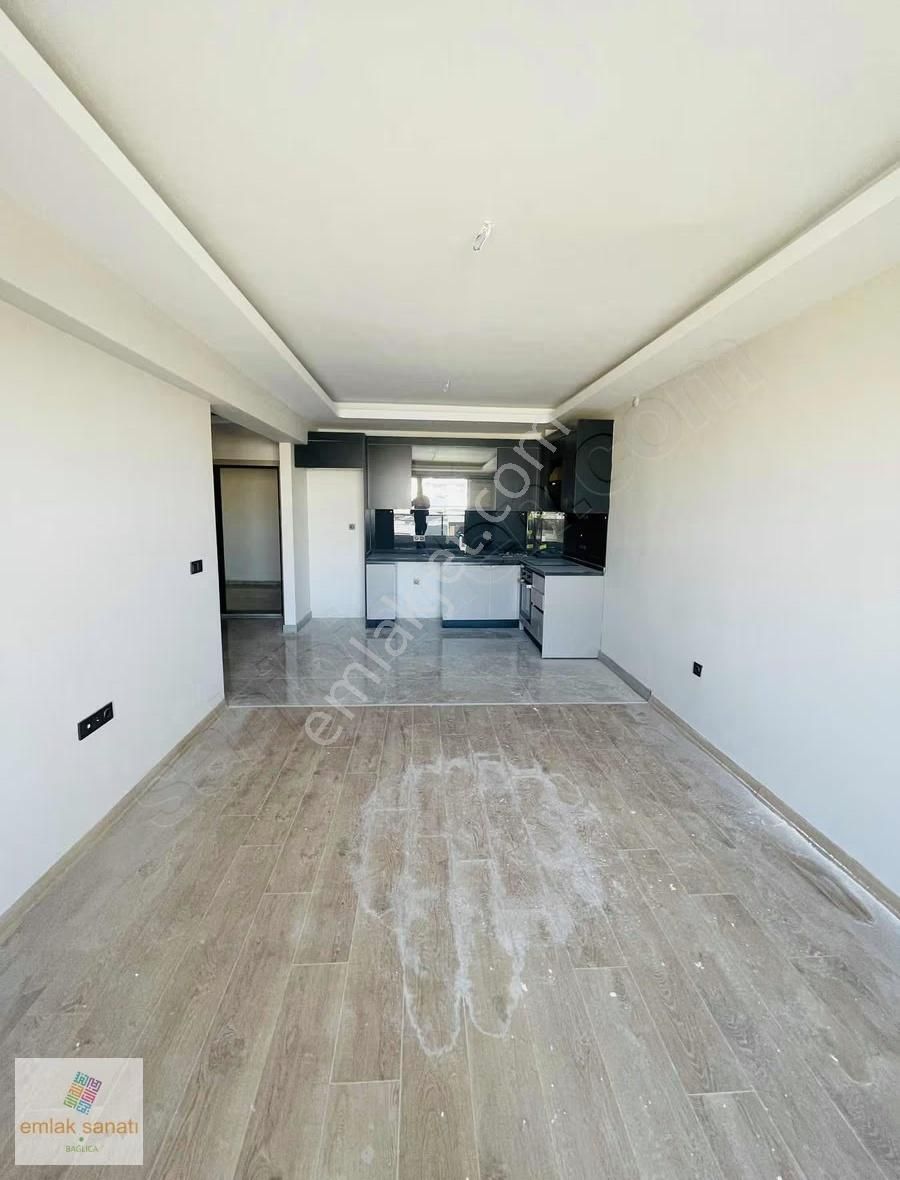 Bağlıca'da Muhteşem Konumda Villa Konforunda Teraslı Daire - Görsel 13