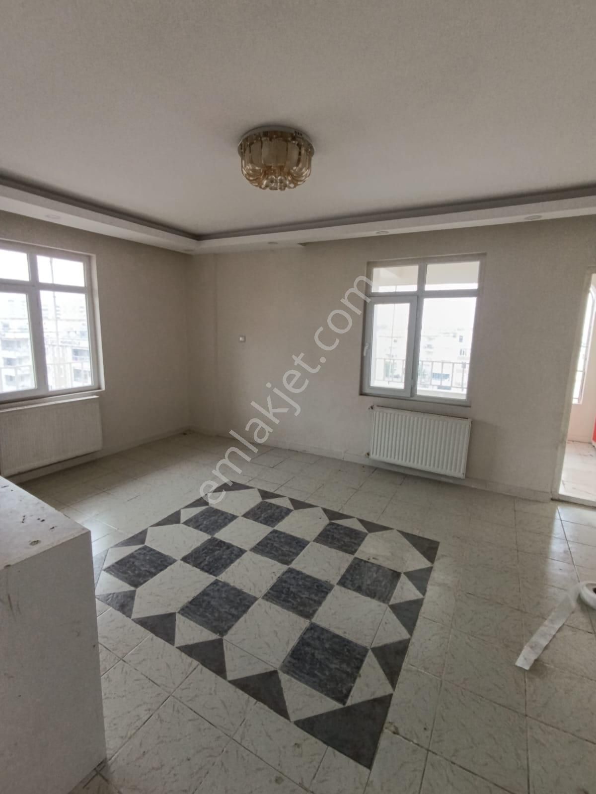 Uygun Emlaktan Köylükentte 5. Kat 4 Oda Kiralık Daire - Görsel 2