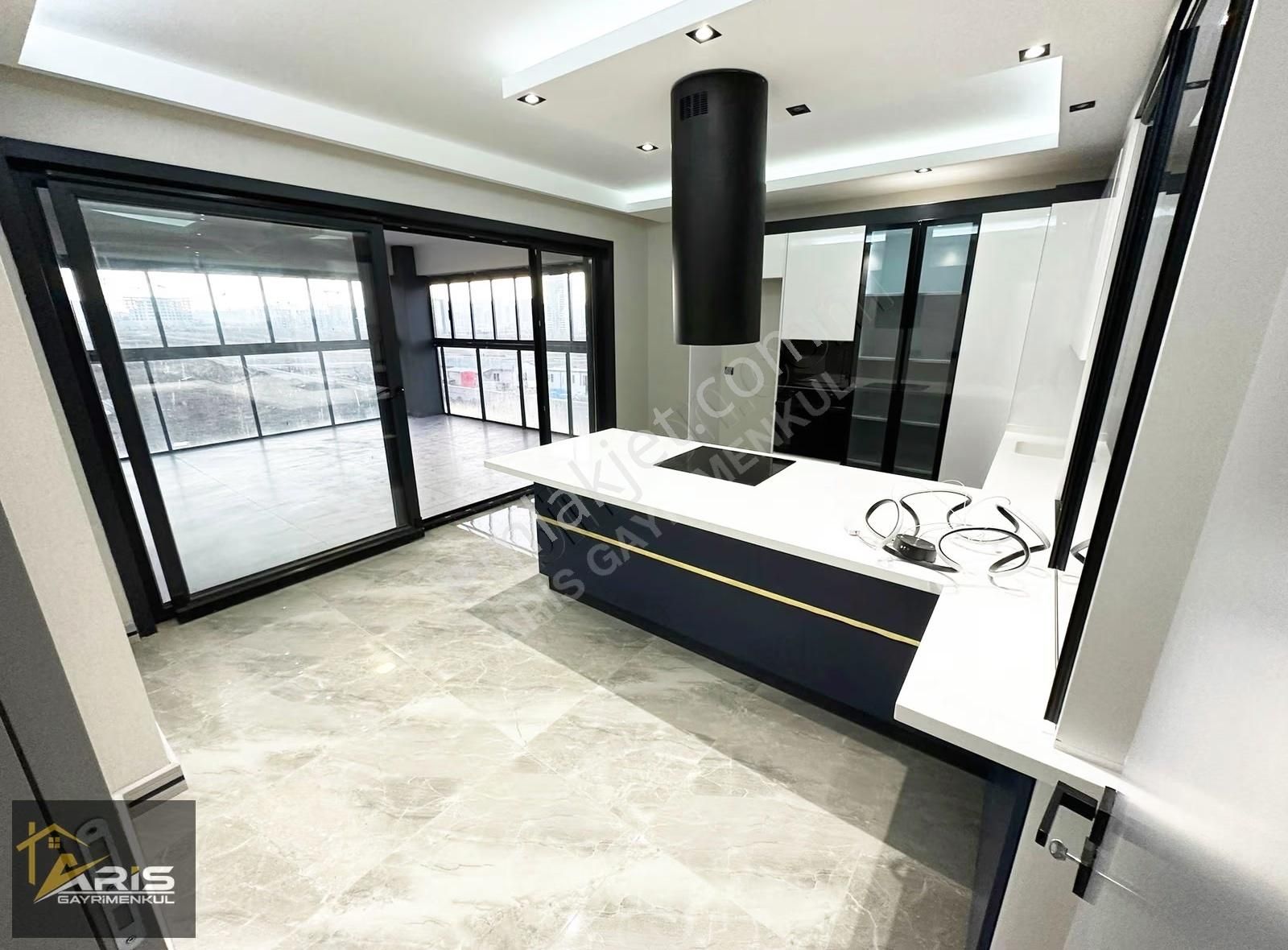 Aris'ten Büyüleyici Konsept! Yeni Bulvar Üzeri Ada Mutfak Şık4+1