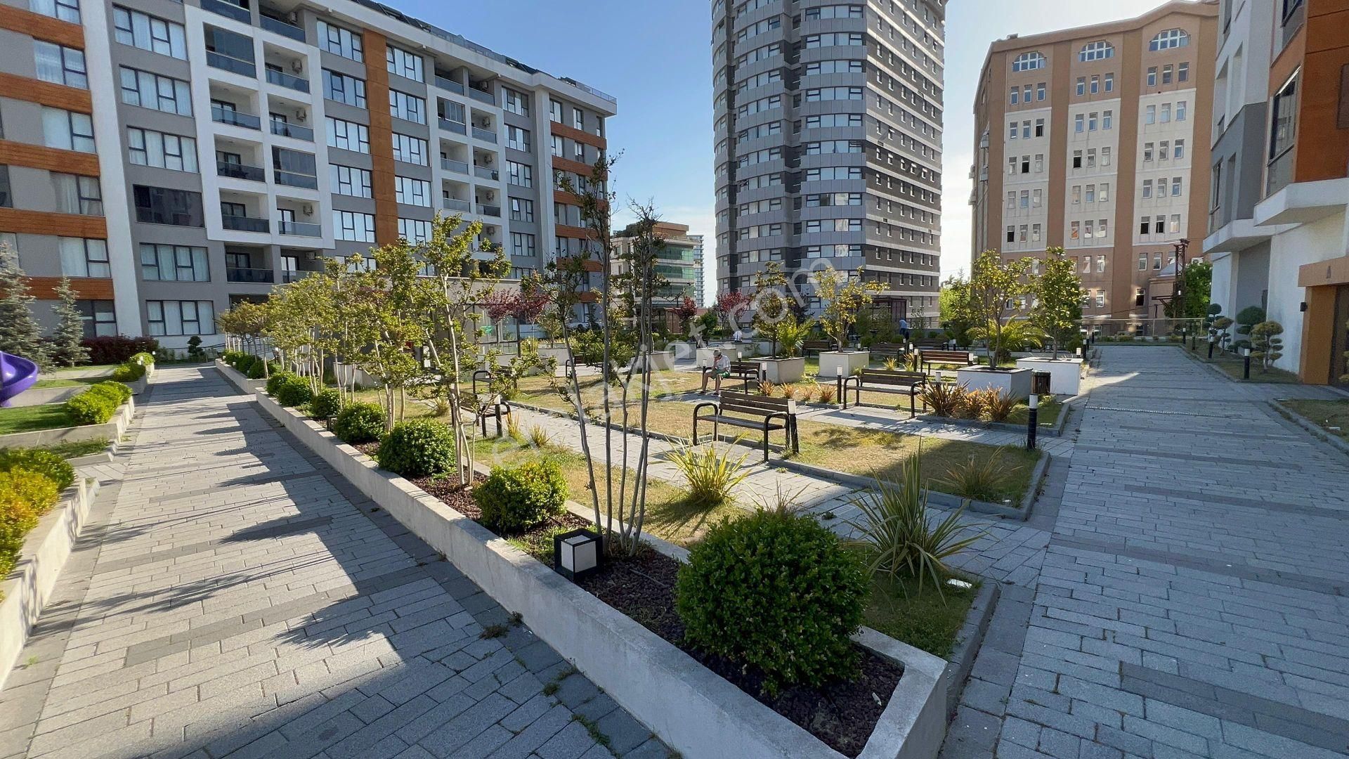 Avcılar'ın En Nezih Sitesi Reform Life 5+2 Satılık Dublex Daire