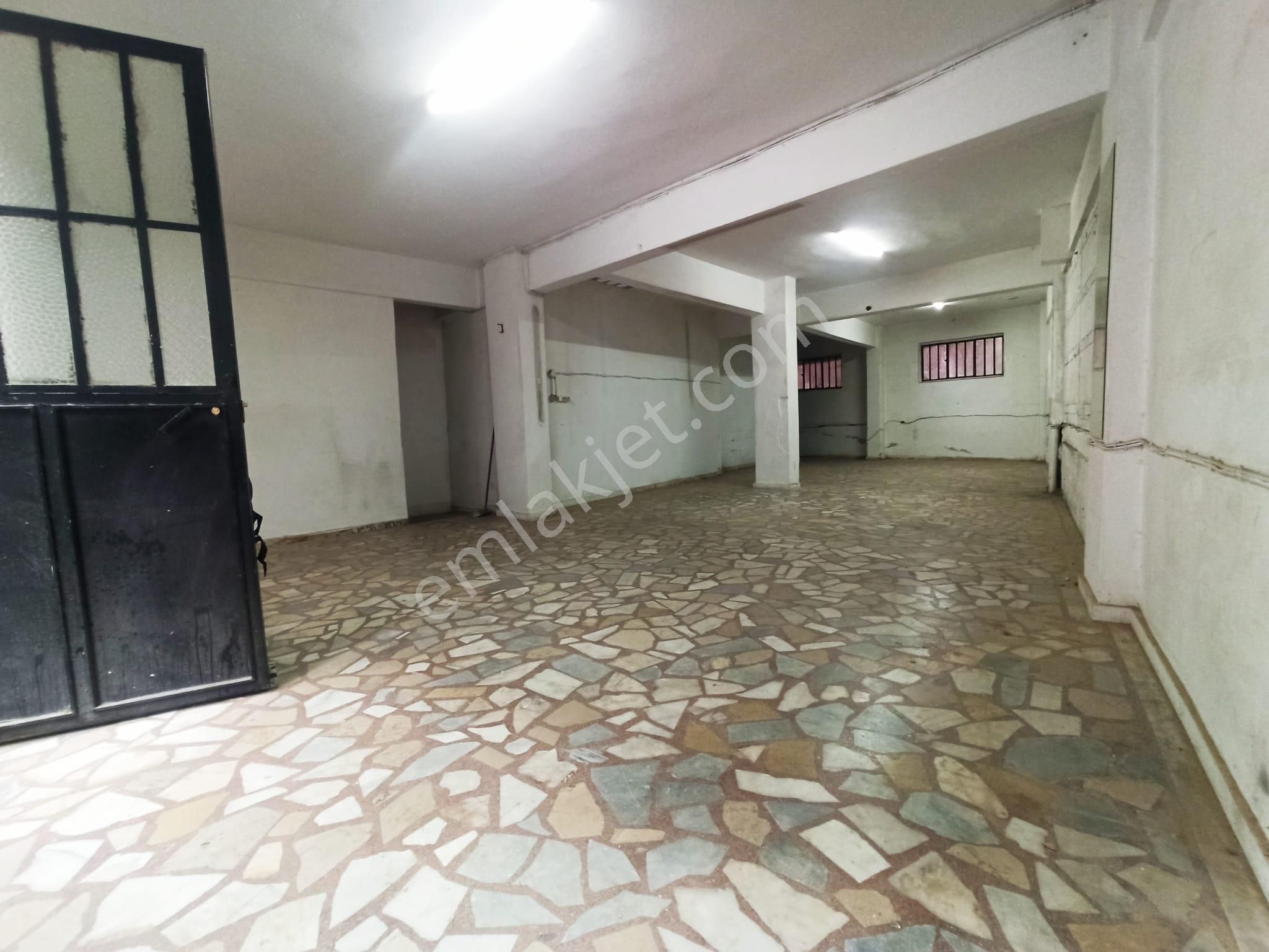 Gaziosmanpaşa Şemsipaşa Mahallesinde Kiralık 80 M2 Dükkan / Depo - Görsel 4