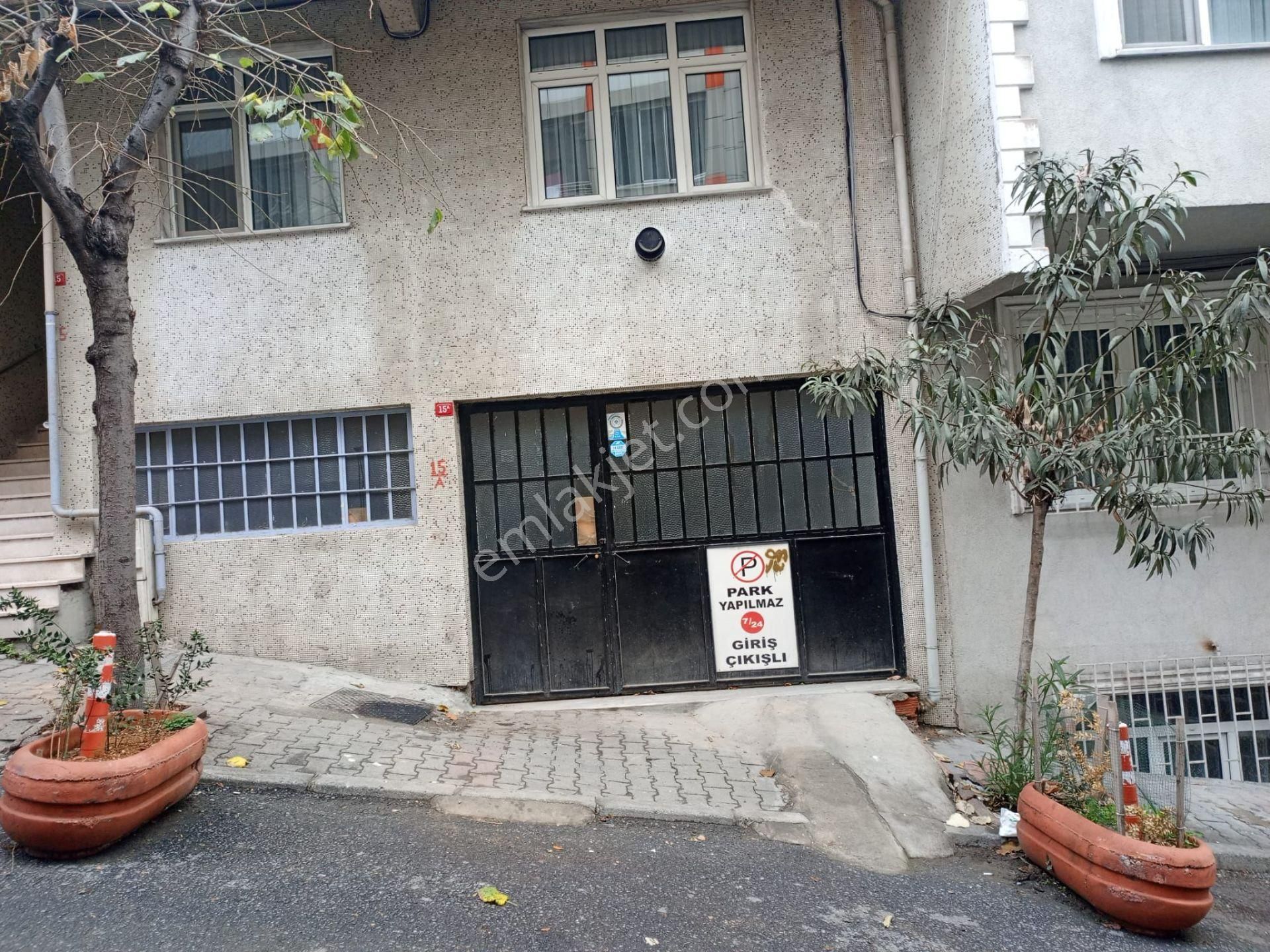 Gaziosmanpaşa Şemsipaşa Mahallesinde Kiralık 80 M2 Dükkan / Depo