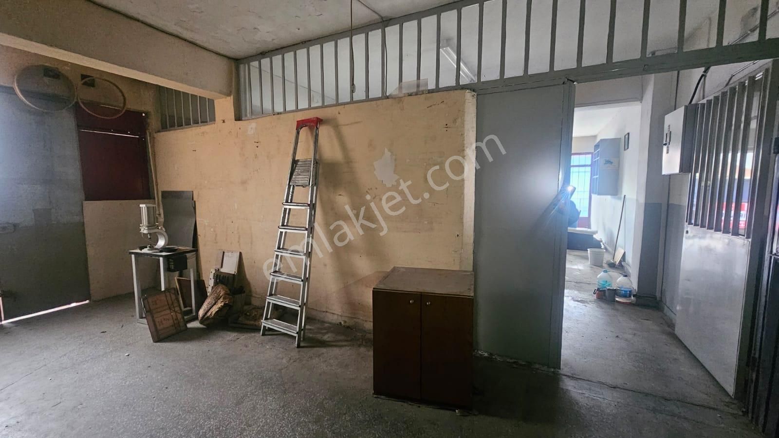 Bayrampaşa Cem İş Merkezin'de Kiralık Dükkan - Görsel 16