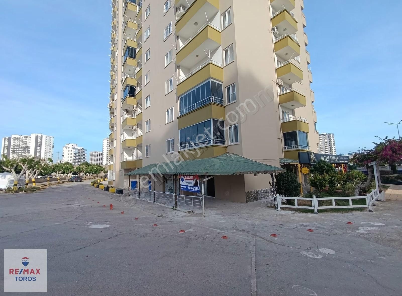 Remax Toros'tan Flamingo 8 Sitesi'nde Satılık Dükkan - Görsel 11