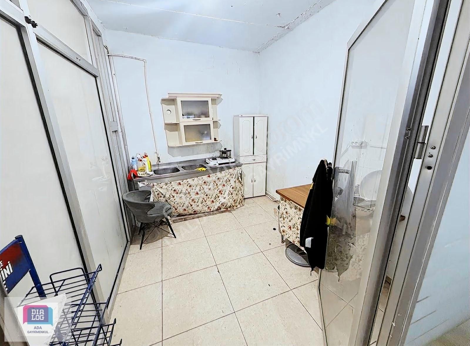 Bağcılar Kazım Karabekir Mahallesinde Net 240m2 Depolu Dükkan - Görsel 13