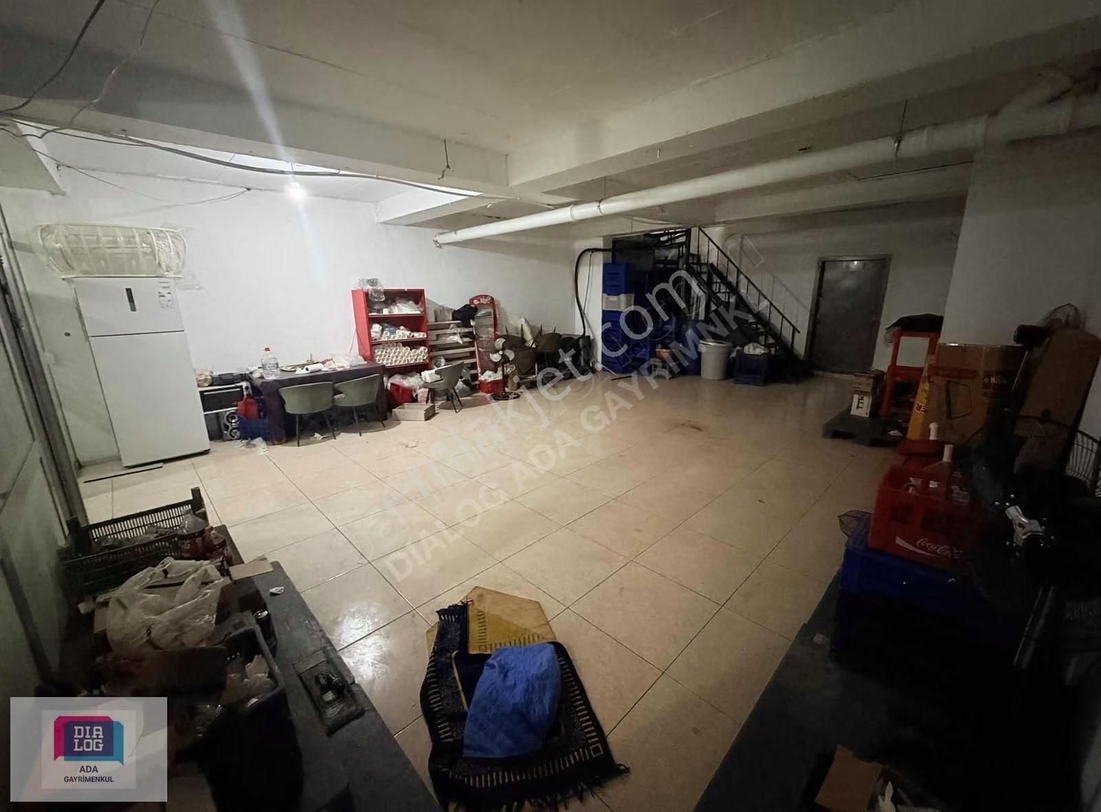 Bağcılar Kazım Karabekir Mahallesinde Net 240m2 Depolu Dükkan - Görsel 4