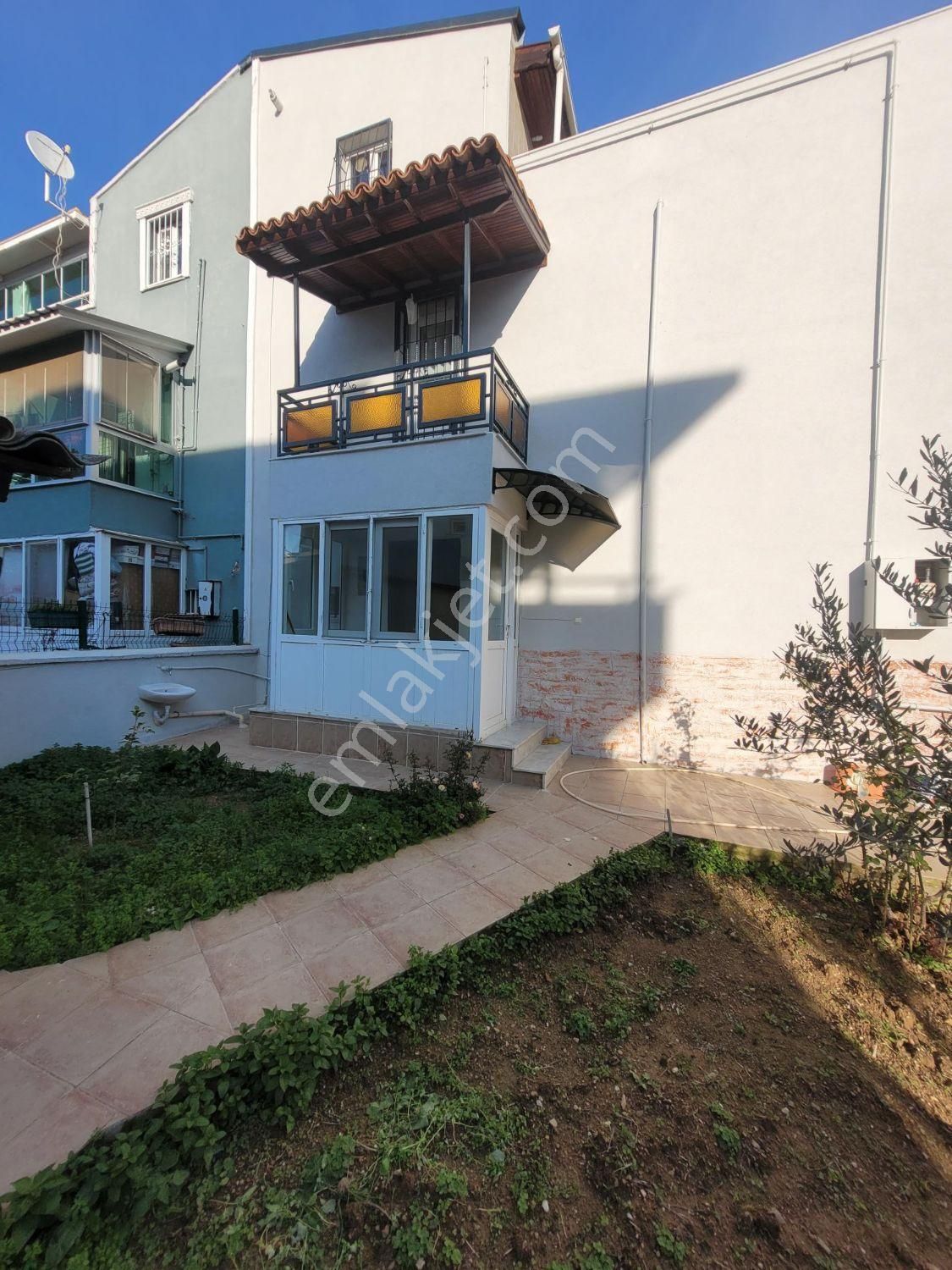 Menderes Mithatpaşa Da Müstakil Geniş Bahçeli Artezyenli 3+1 Triplex Konut - Görsel 23