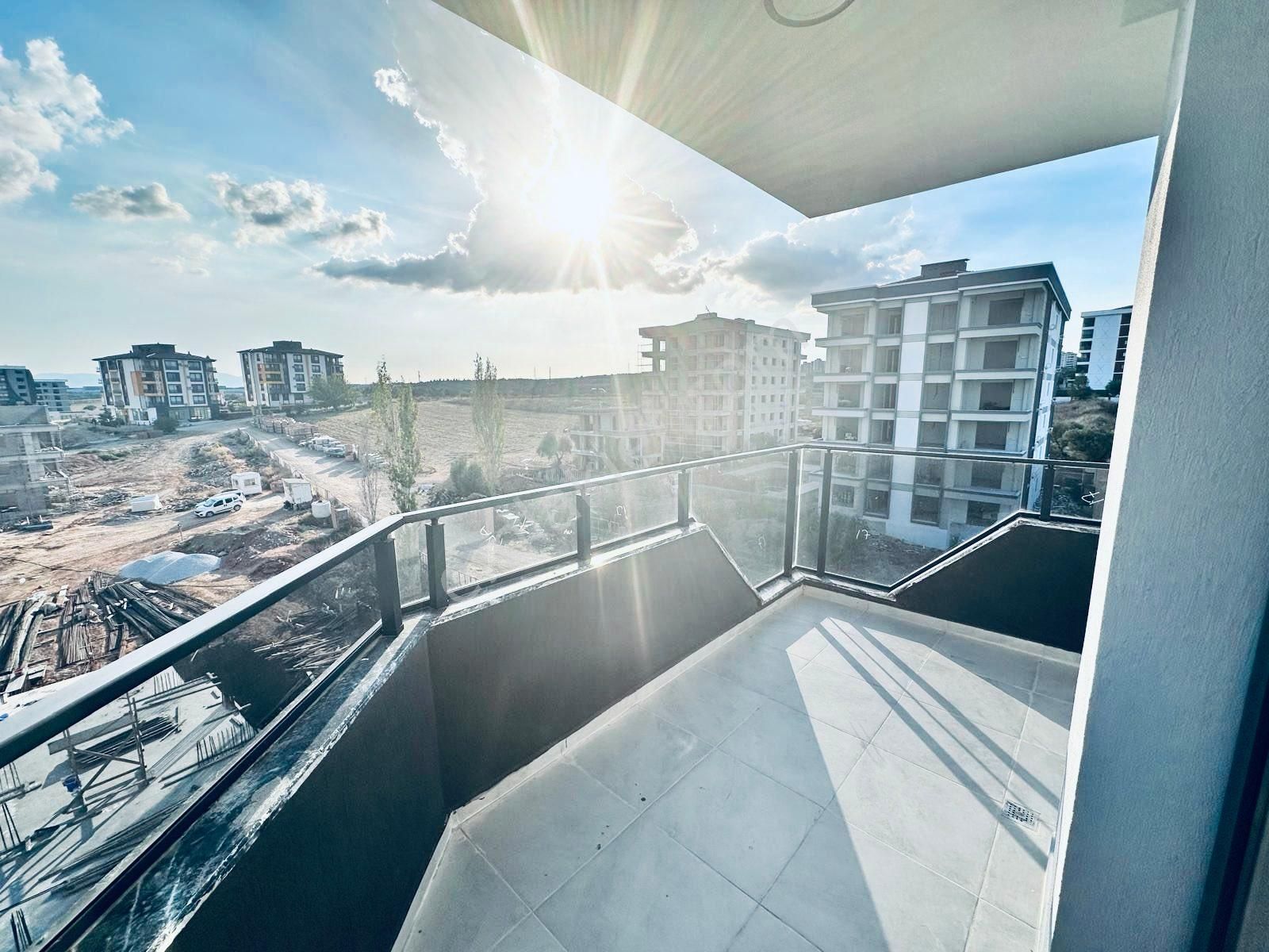 Azur Gayrimenkulden Havuzlu Konsept Sitede Ara Kat Yerden Isıtmalı Eşyalı Olarak 1+1 Satılık Daire - Görsel 15