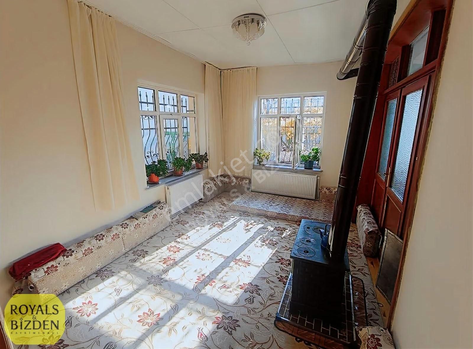 Selçuklu Hocacihan Mahallesinde Cadde Yakını 4+1 Müstaskil Ev - Görsel 35