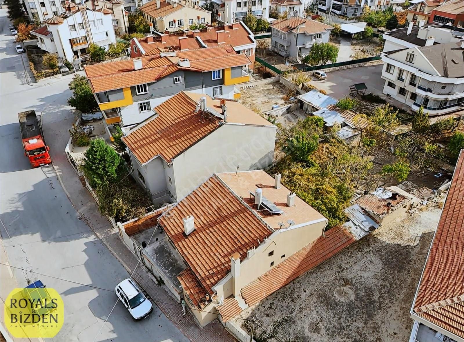 Selçuklu Hocacihan Mahallesinde Cadde Yakını 4+1 Müstaskil Ev - Görsel 33