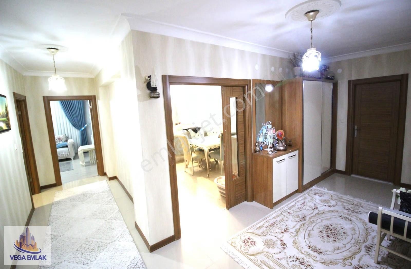 Vega Emlak'tan Zafer Fırını Yakını Yola Cephe 3+1 Satılık Daire - Görsel 18