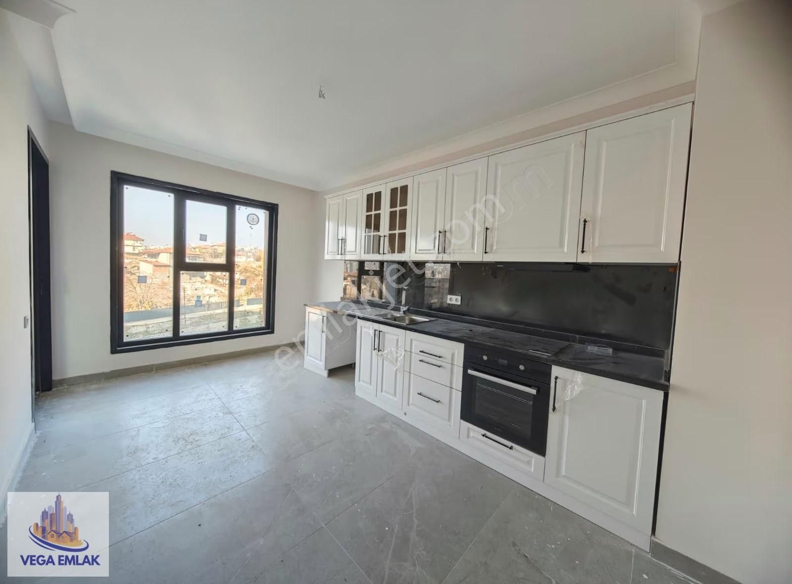 Vega Emlak'tan Vestra Protokolde Keçiören Manzaralı Site Dairesi - Görsel 14