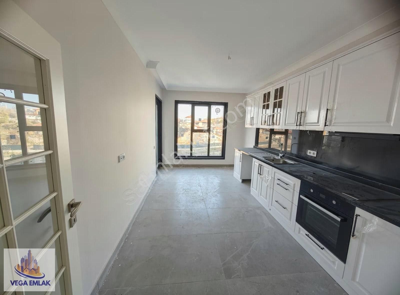 Vega Emlak'tan Vestra Protokolde Keçiören Manzaralı Site Dairesi - Görsel 17