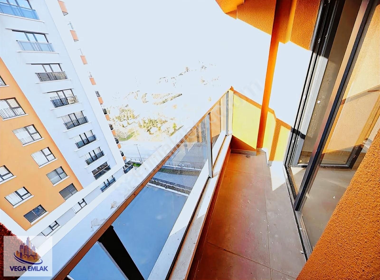 Vega Emlak'tan Vestra Protokolde Keçiören Manzaralı Site Dairesi - Görsel 35