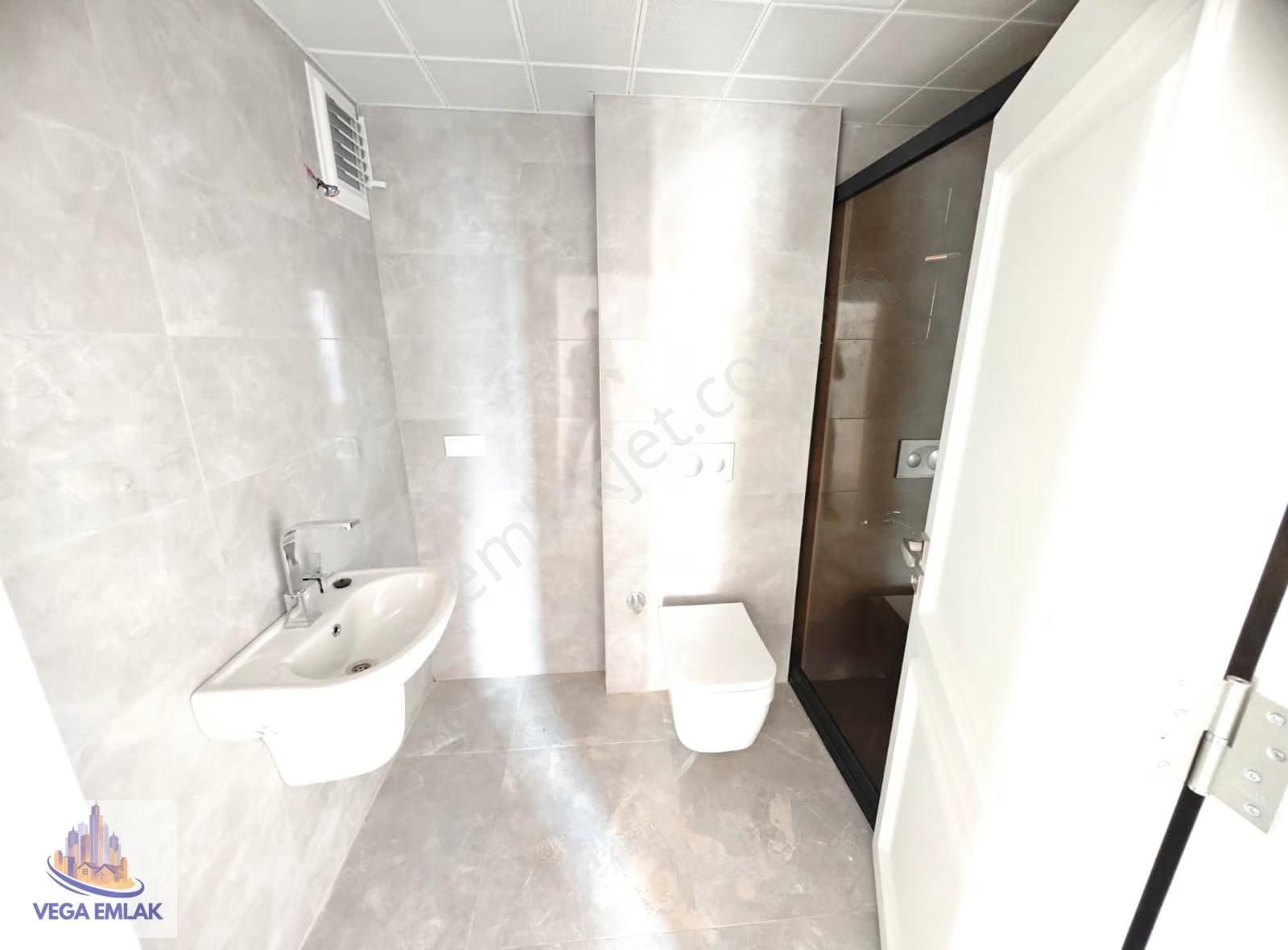 Vega Emlak'tan Vestra Protokolde Keçiören Manzaralı Site Dairesi - Görsel 26