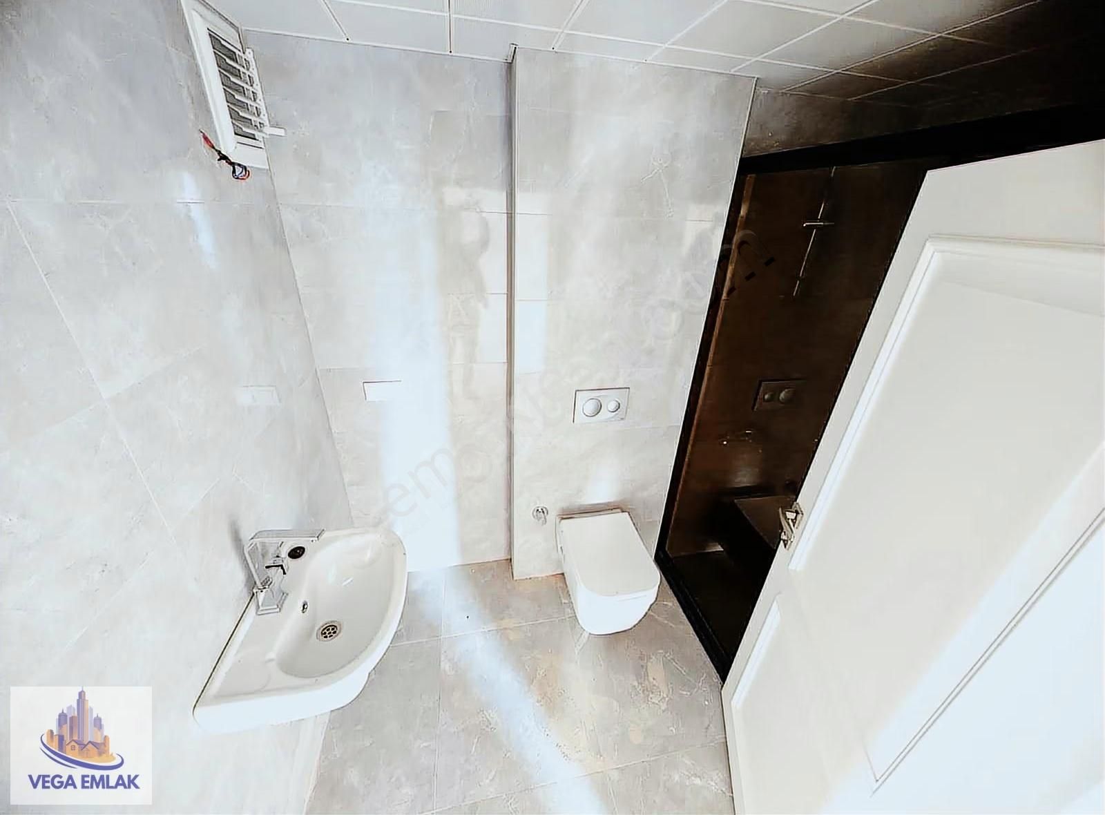 Vega Emlak'tan Vestra Protokolde Keçiören Manzaralı Site Dairesi - Görsel 33