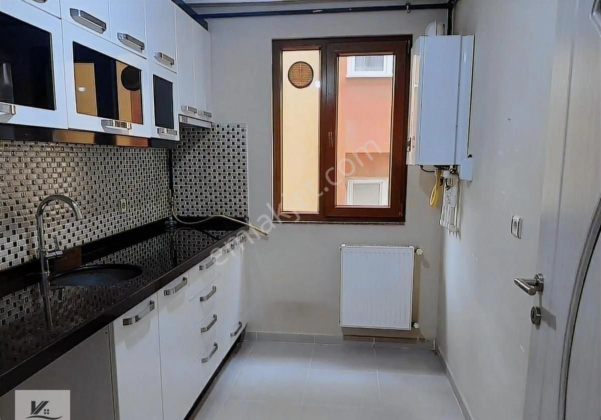 Libadiye Caddesinde Emaar Avm Ye 50 Mt.mesafede 2+1 90 M2 1.kat - Görsel 2